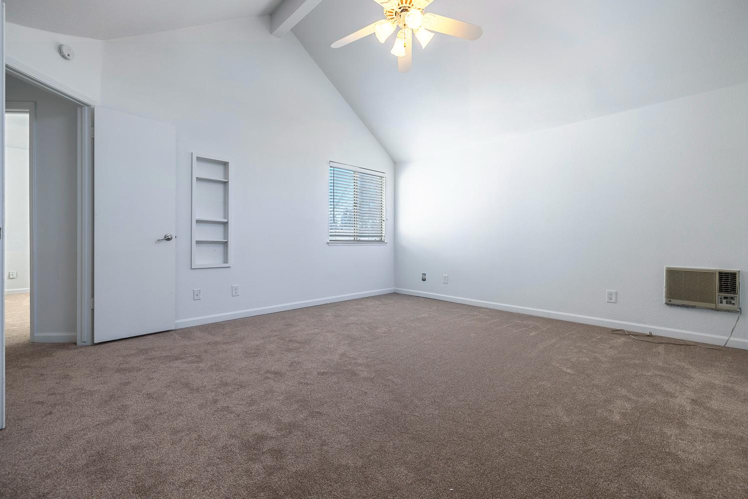 7396 N Price Ave, Fresno, CA 93720