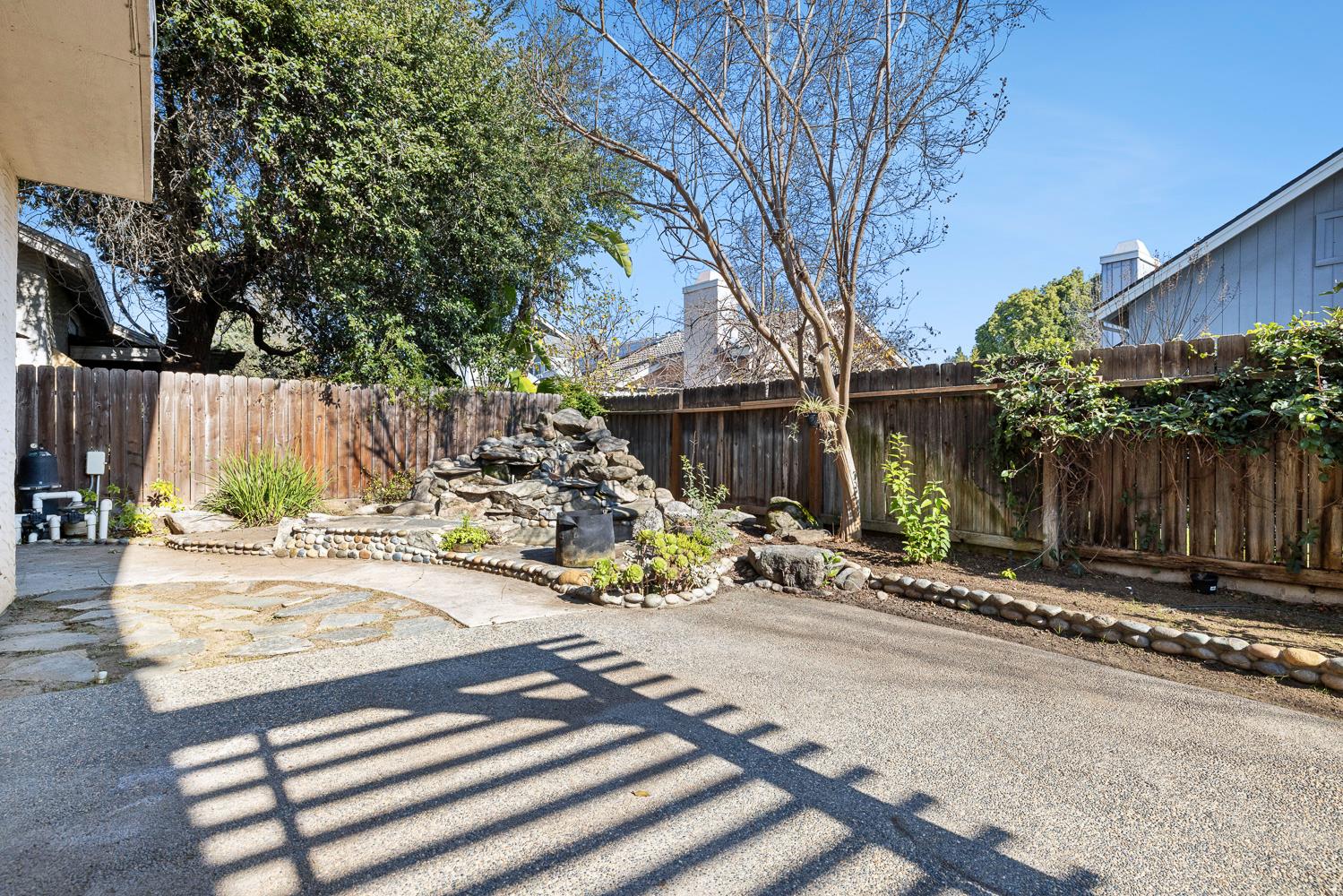 7396 N Price Ave, Fresno, CA 93720