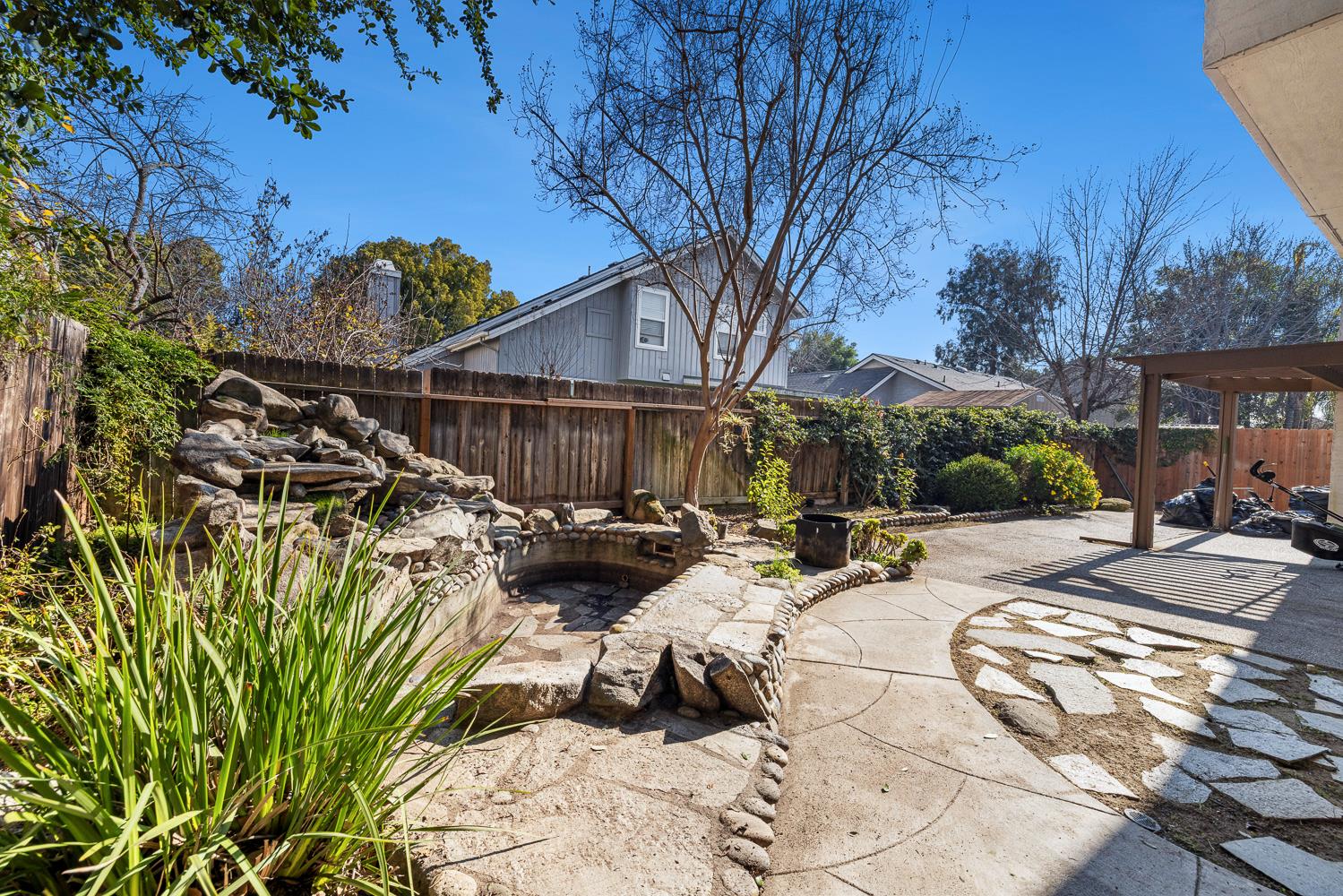 7396 N Price Ave, Fresno, CA 93720