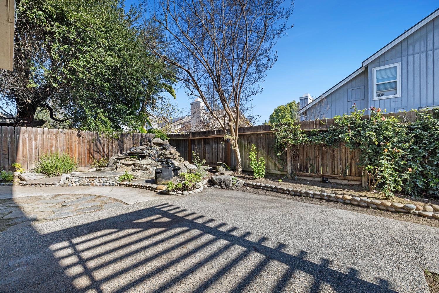 7396 N Price Ave, Fresno, CA 93720