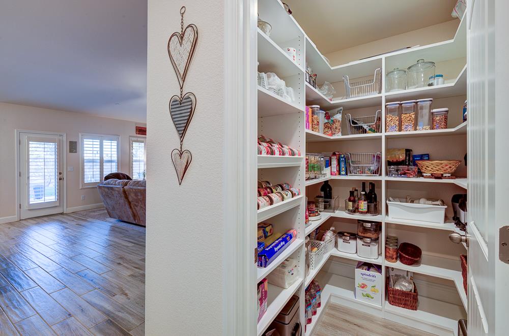 391 Maclure Ave W, Madera, CA 93636