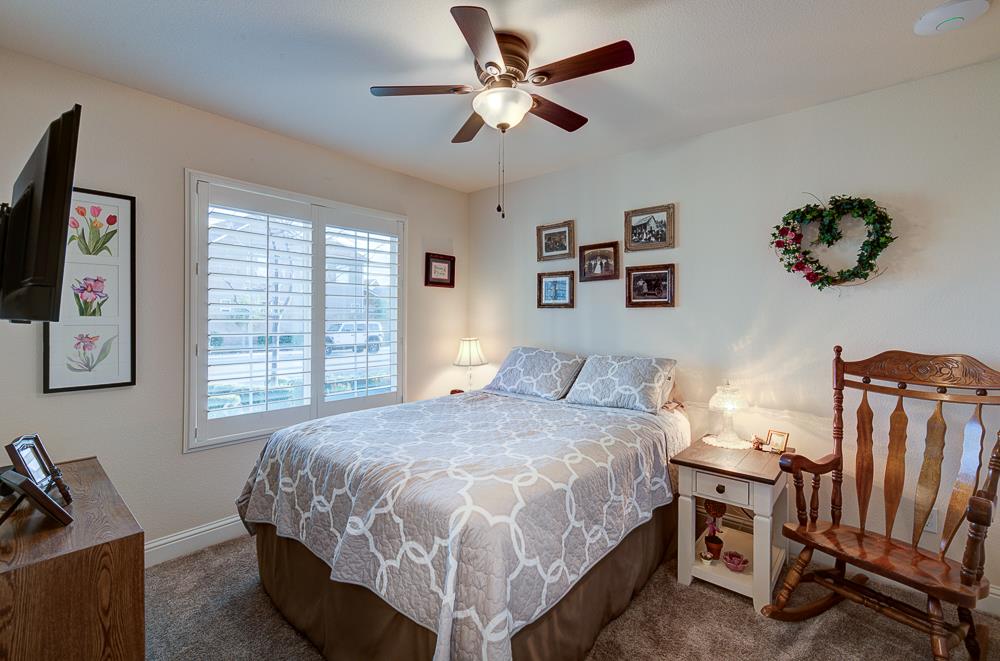 391 Maclure Ave W, Madera, CA 93636