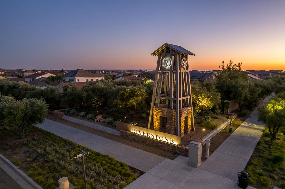 391 Maclure Ave W, Madera, CA 93636