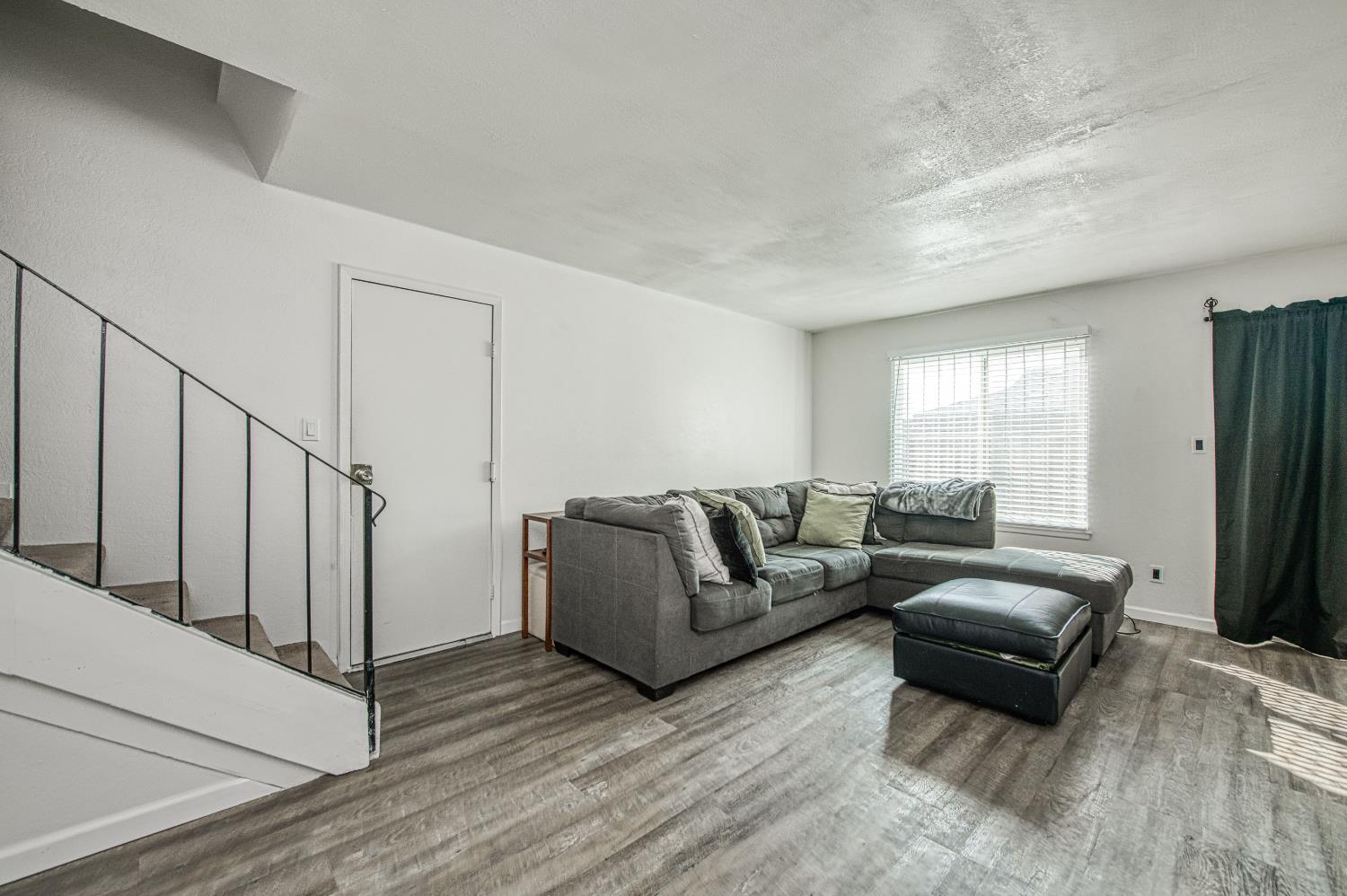 4929 N Winery Cir #110, Fresno, CA 93726