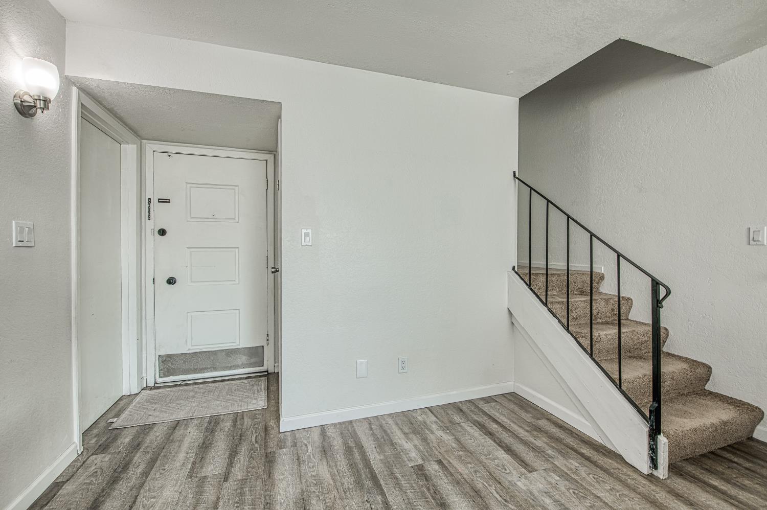 4929 N Winery Cir #110, Fresno, CA 93726