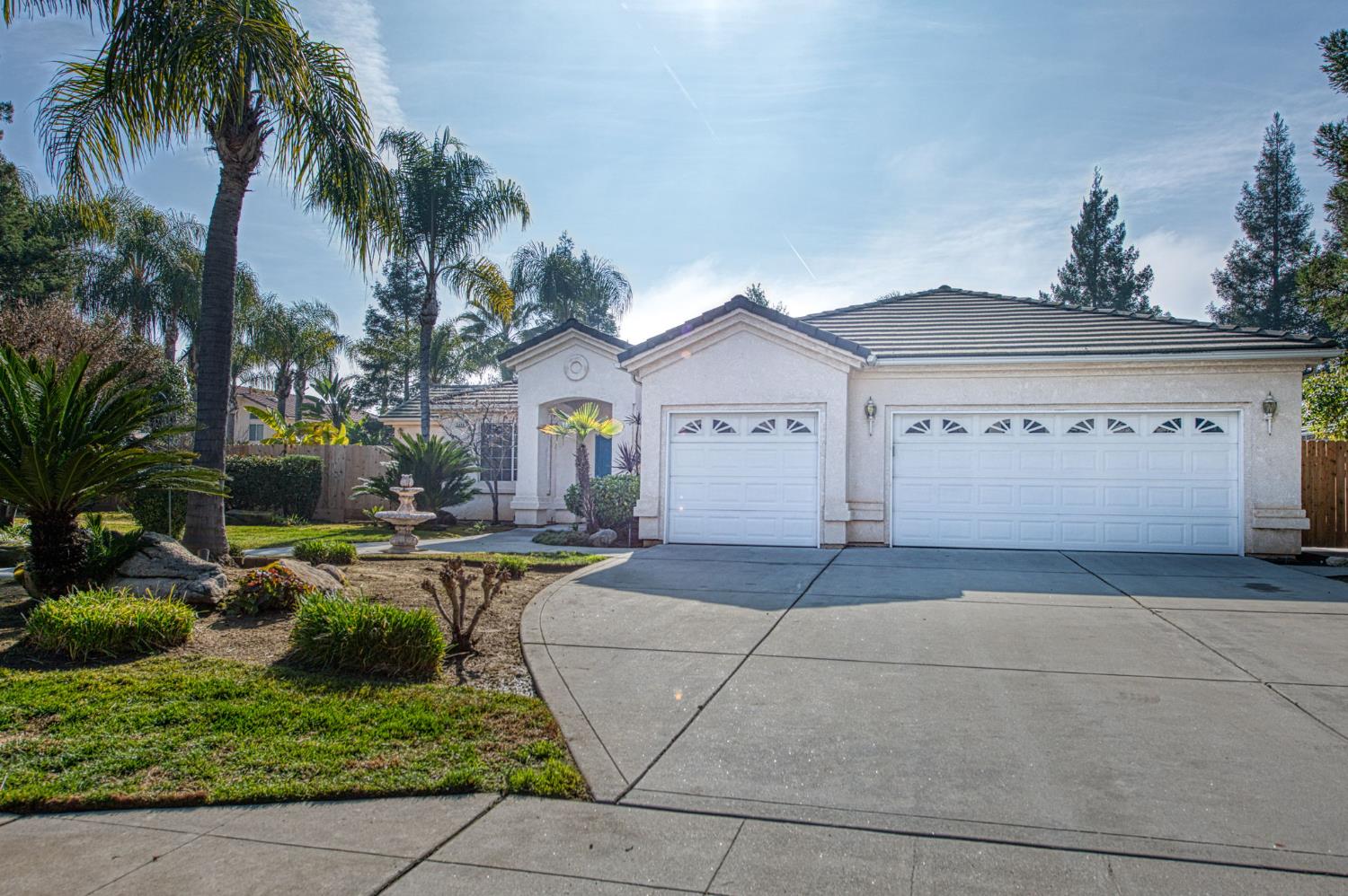 2480 Alamos Ave, Clovis, CA 93611