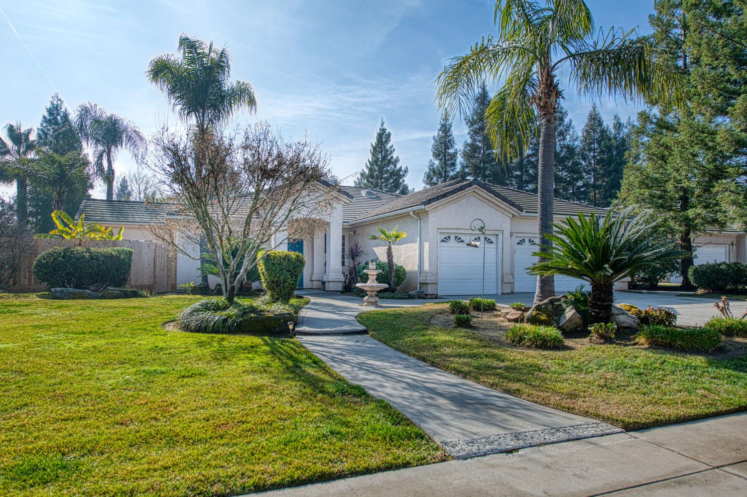 2480 Alamos Ave, Clovis, CA 93611