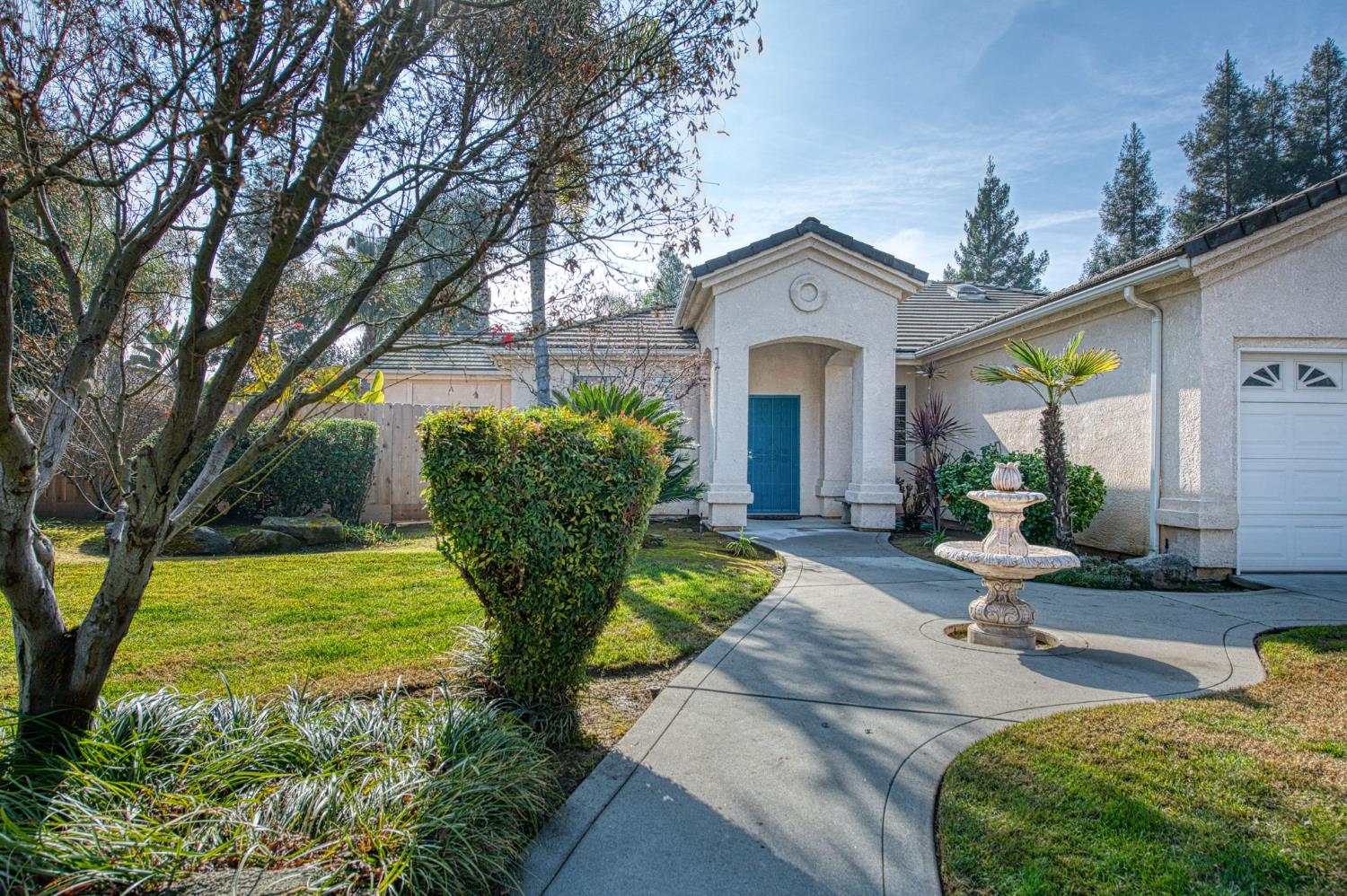 2480 Alamos Ave, Clovis, CA 93611