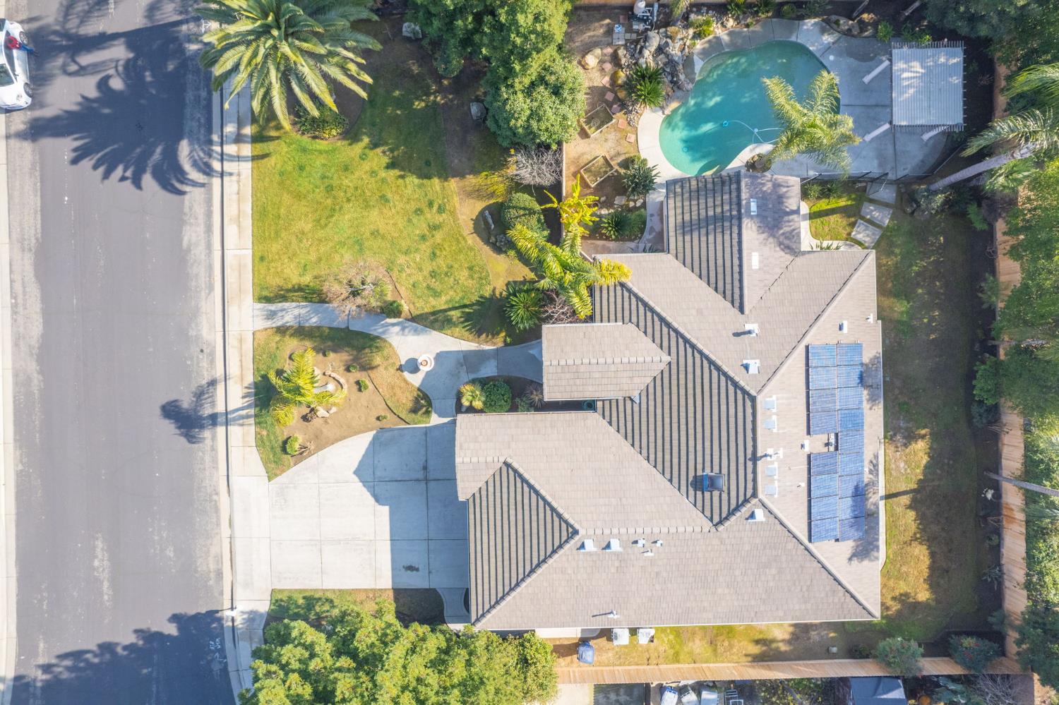 2480 Alamos Ave, Clovis, CA 93611