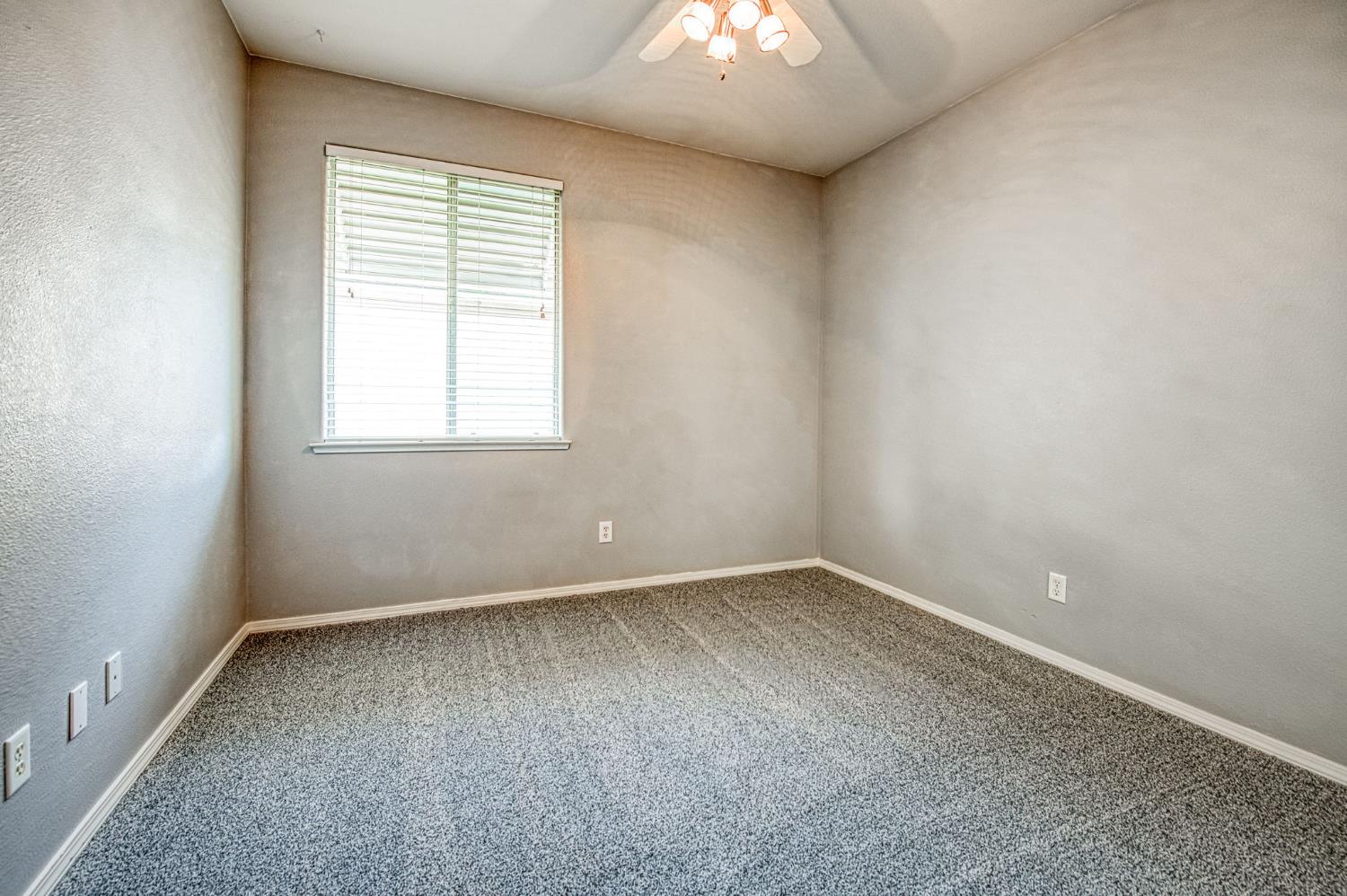 2480 Alamos Ave, Clovis, CA 93611