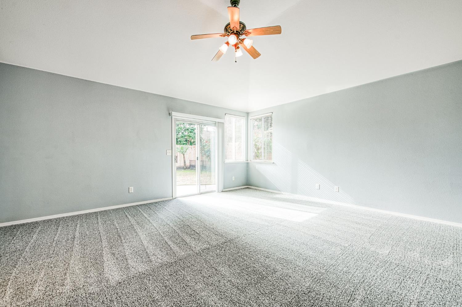 2480 Alamos Ave, Clovis, CA 93611