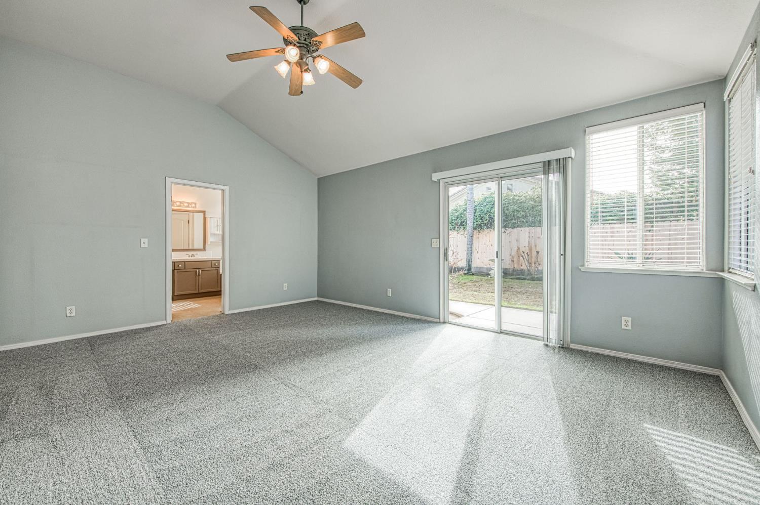 2480 Alamos Ave, Clovis, CA 93611