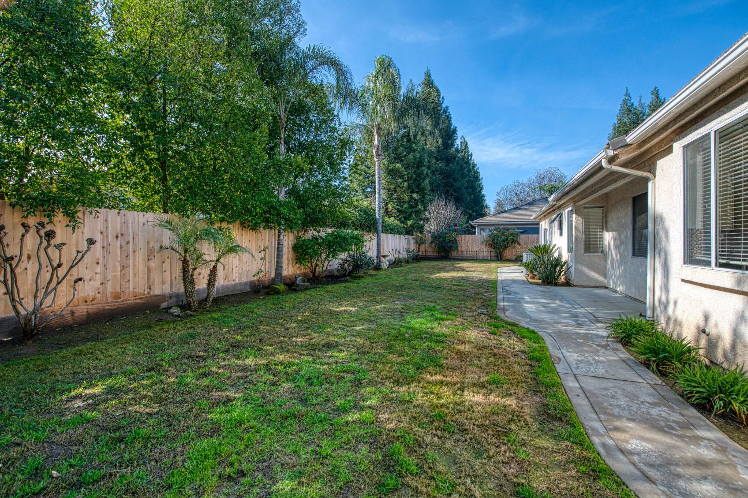 2480 Alamos Ave, Clovis, CA 93611