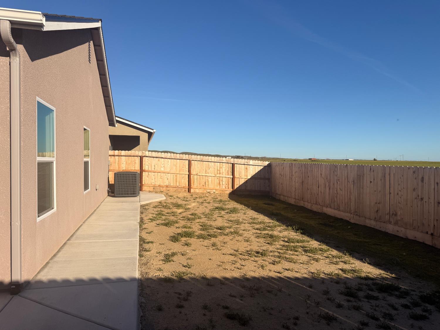 1105 E Orange St, Avenal, CA 93204