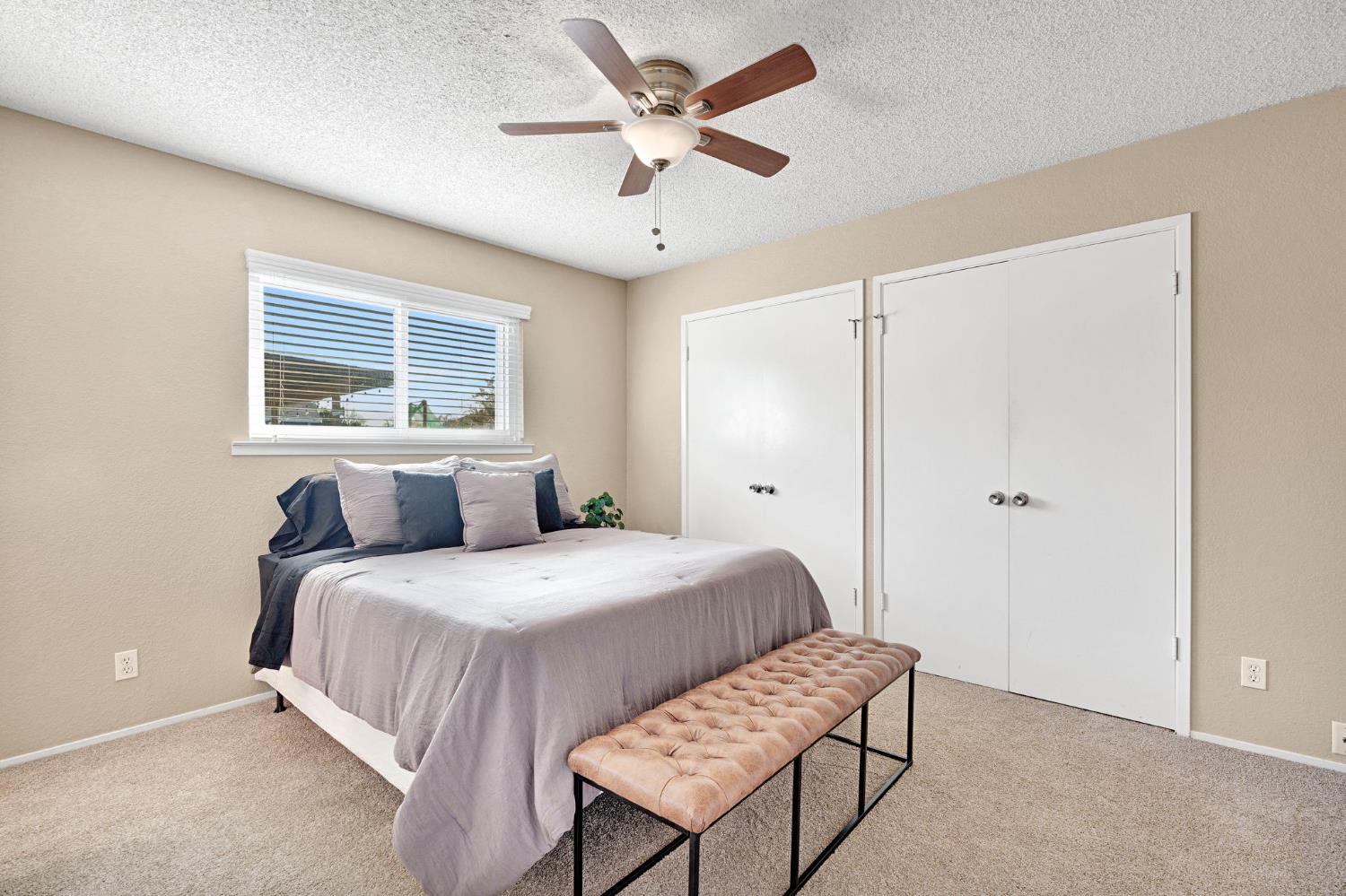 1361 Almond St, Selma, CA 93662