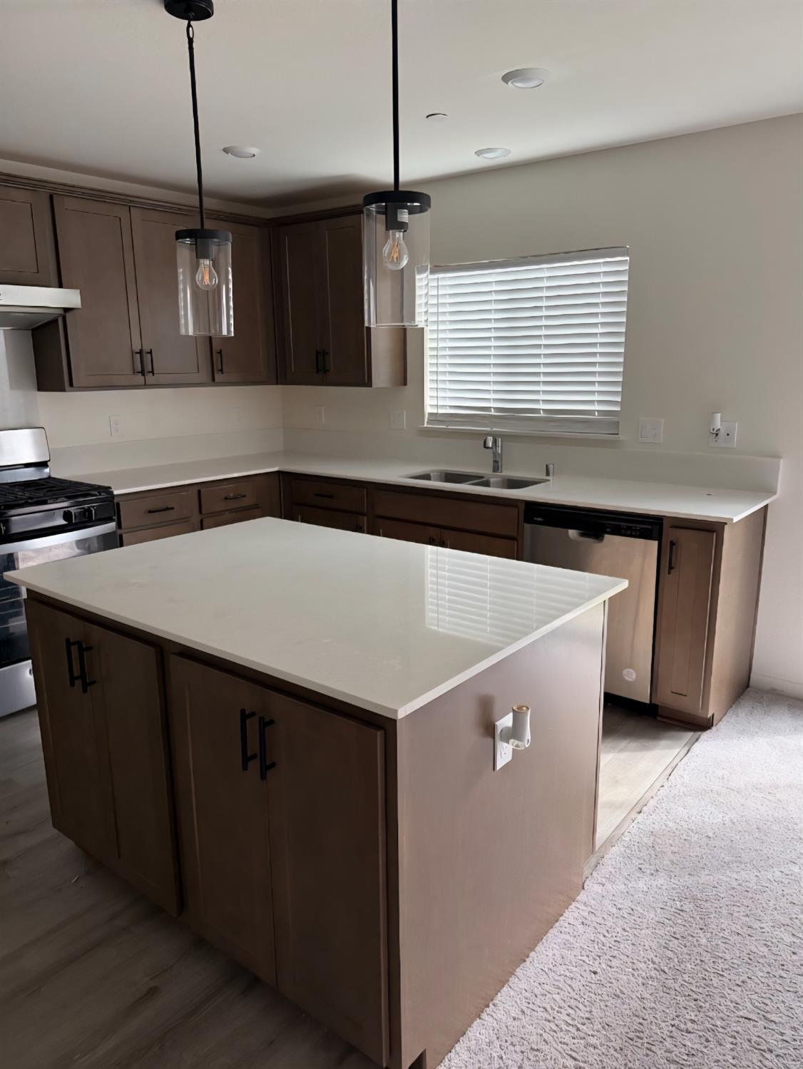 6693 E Nevada Ave, Fresno, CA 93727