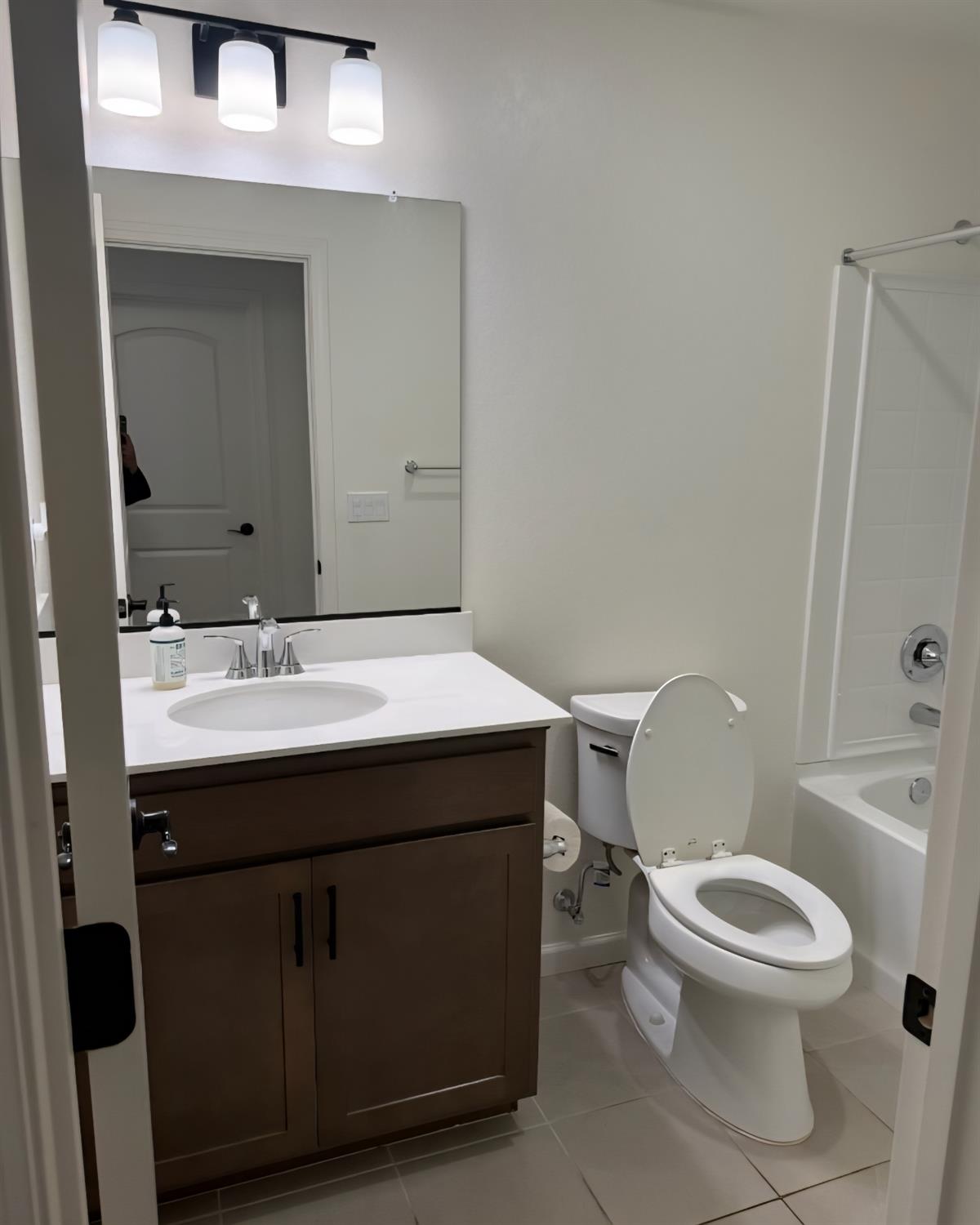 6693 E Nevada Ave, Fresno, CA 93727