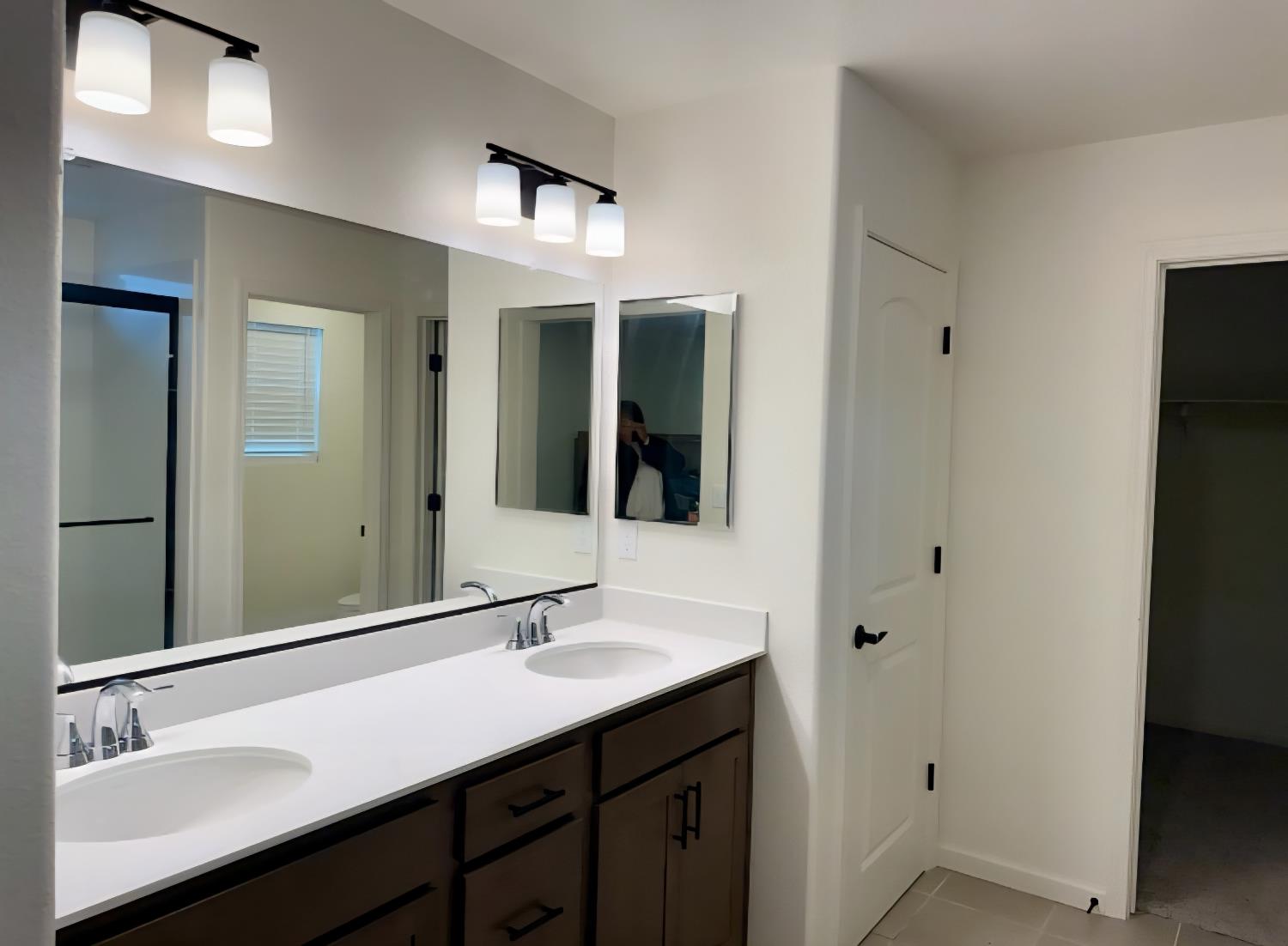 6693 E Nevada Ave, Fresno, CA 93727