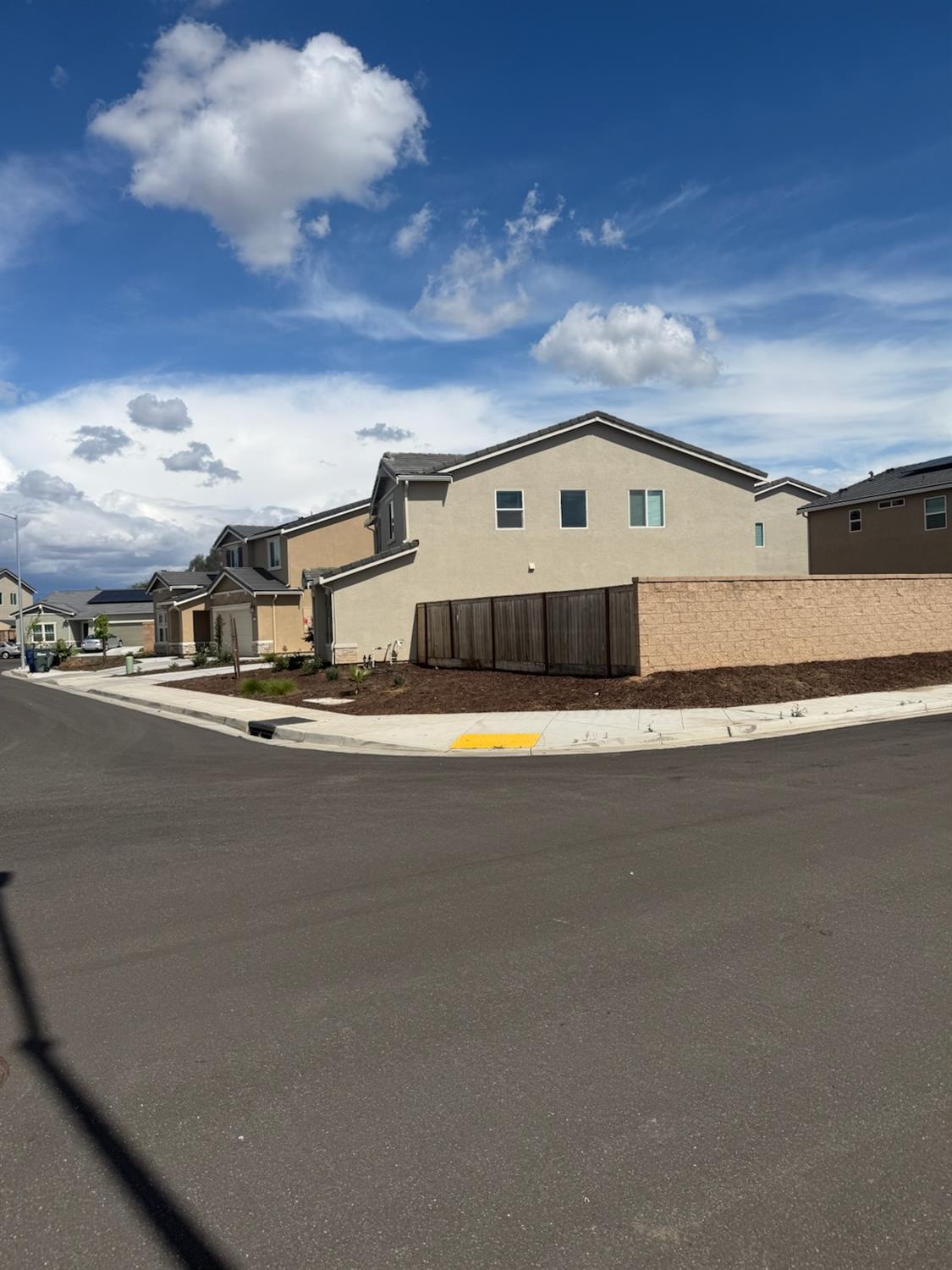 6693 E Nevada Ave, Fresno, CA 93727