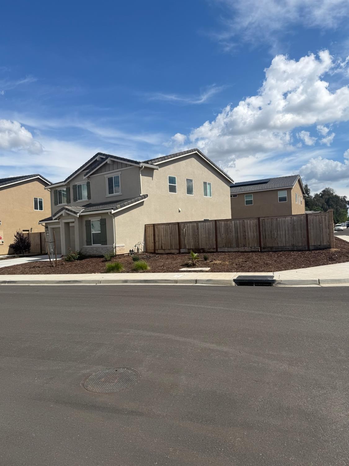 6693 E Nevada Ave, Fresno, CA 93727