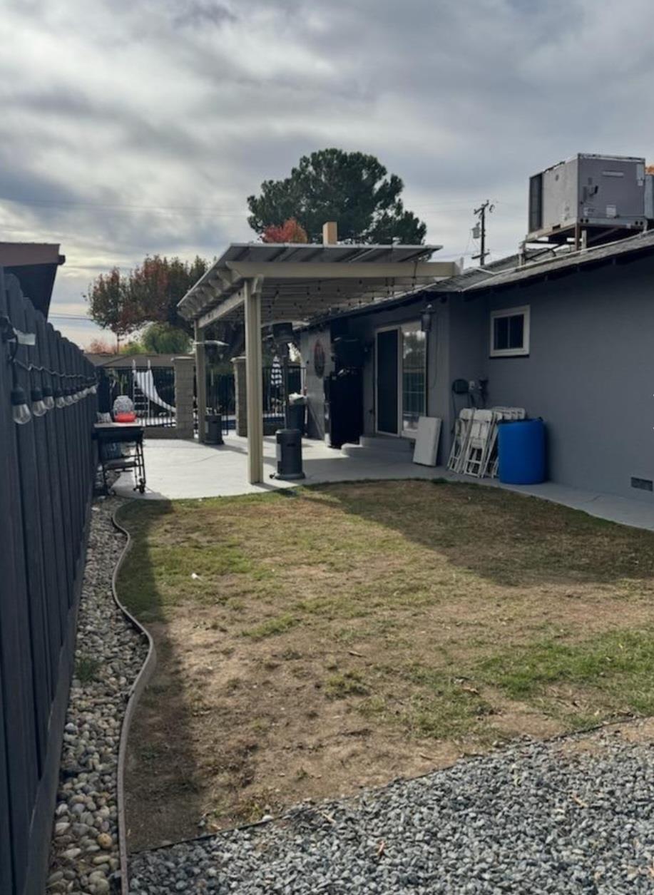 3662 N Angus St, Fresno, CA 93726