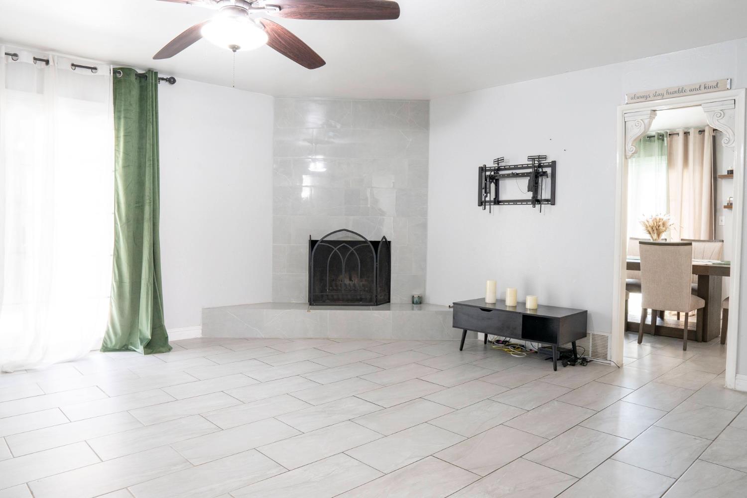 3662 N Angus St, Fresno, CA 93726