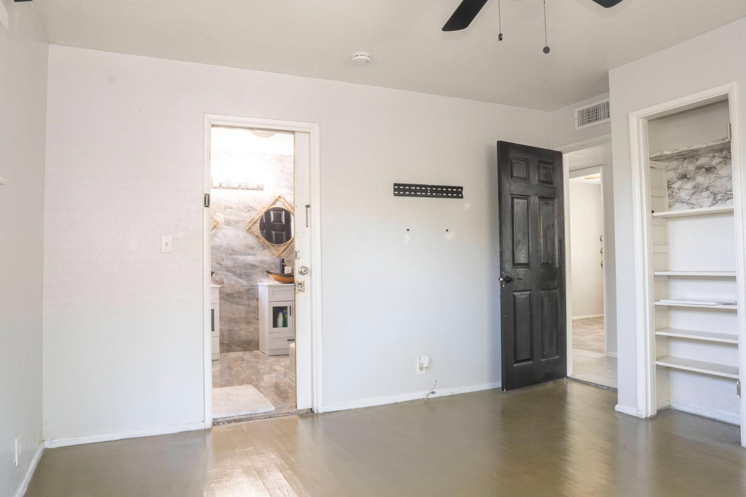 3662 N Angus St, Fresno, CA 93726