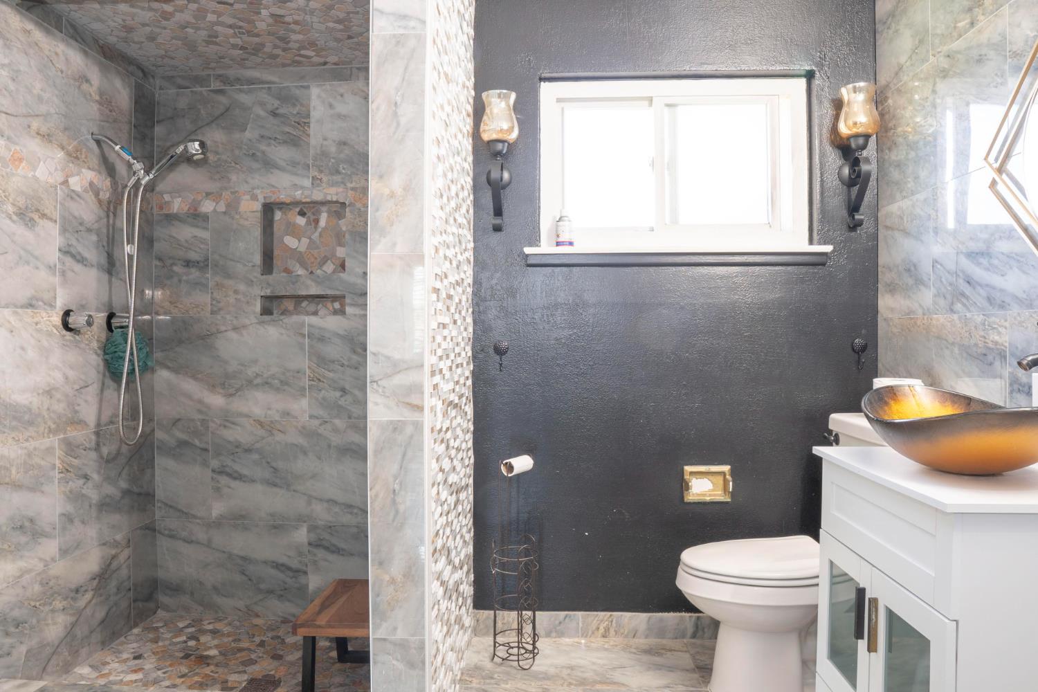 3662 N Angus St, Fresno, CA 93726