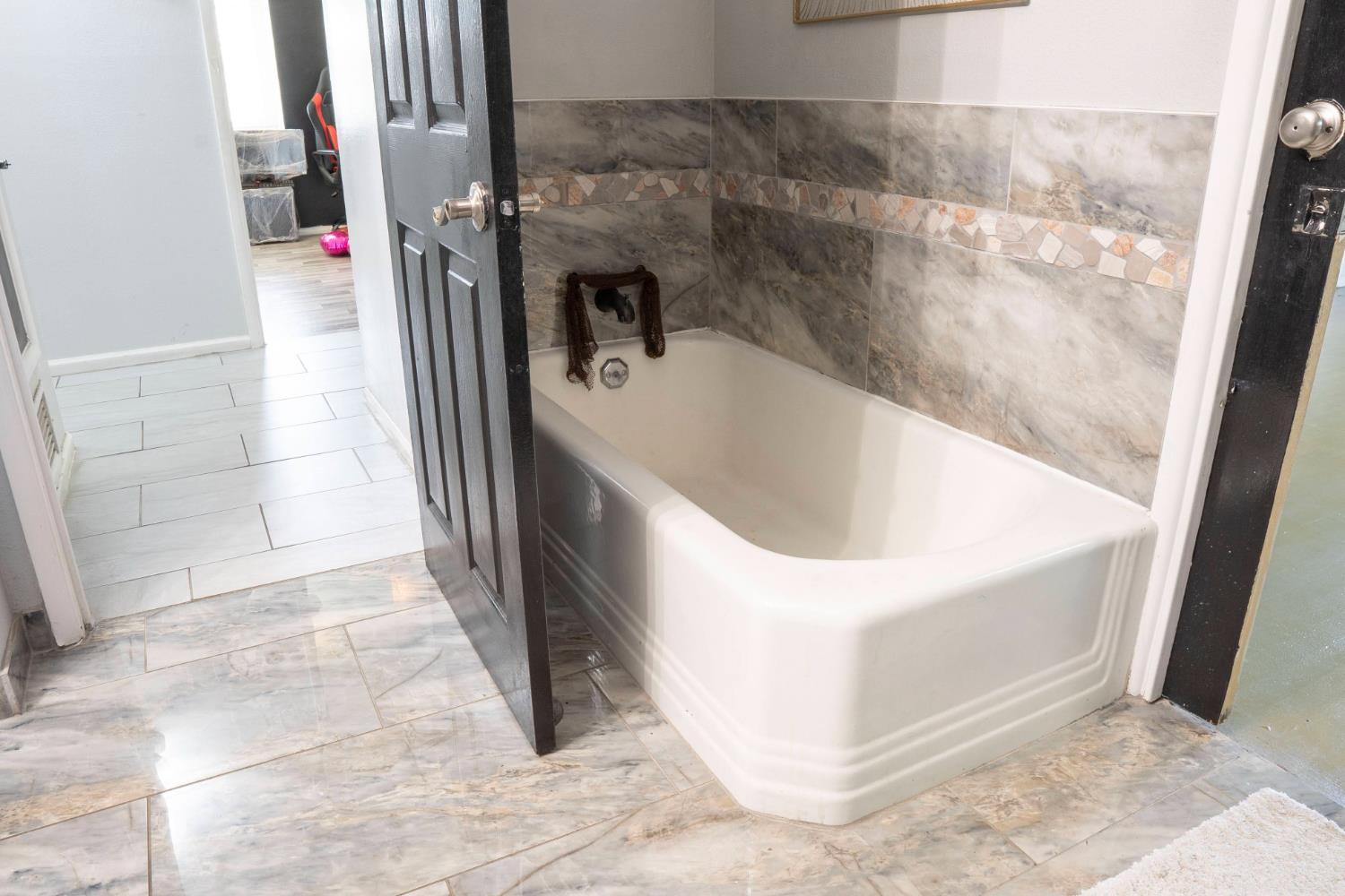 3662 N Angus St, Fresno, CA 93726