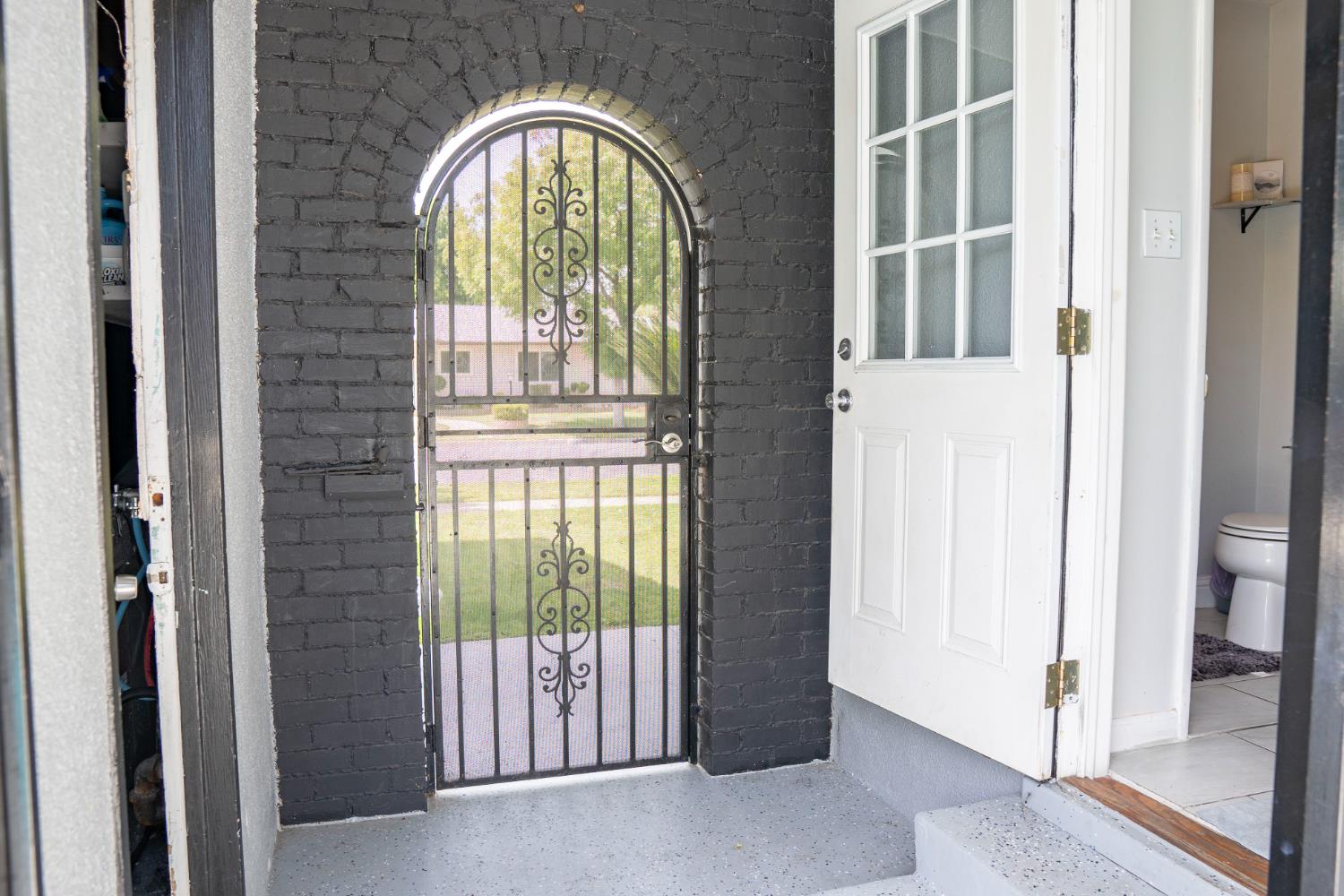 3662 N Angus St, Fresno, CA 93726