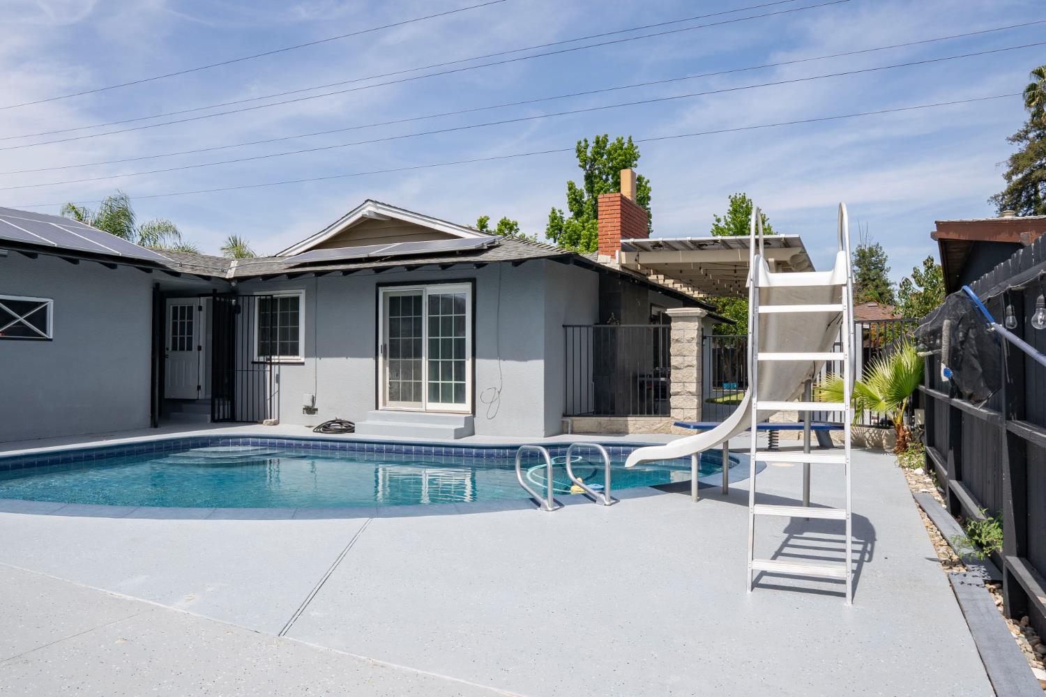 3662 N Angus St, Fresno, CA 93726