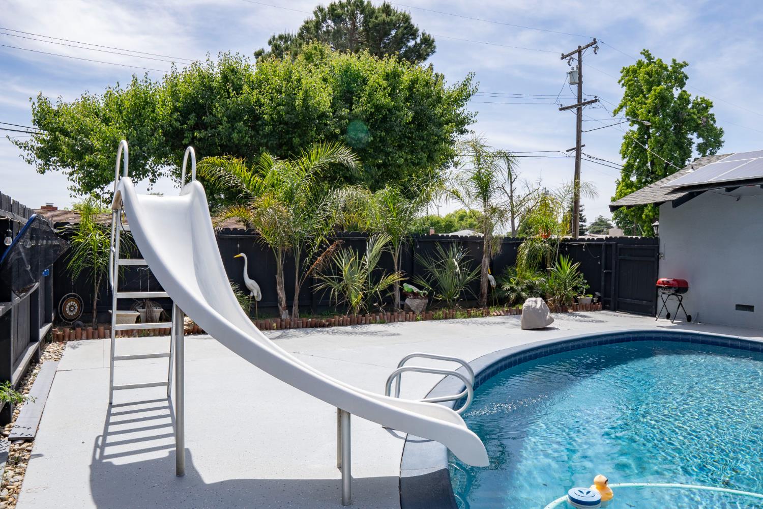 3662 N Angus St, Fresno, CA 93726