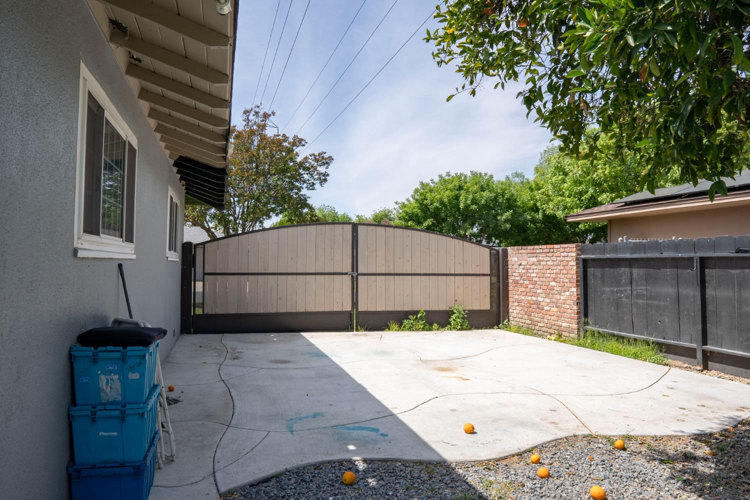 3662 N Angus St, Fresno, CA 93726