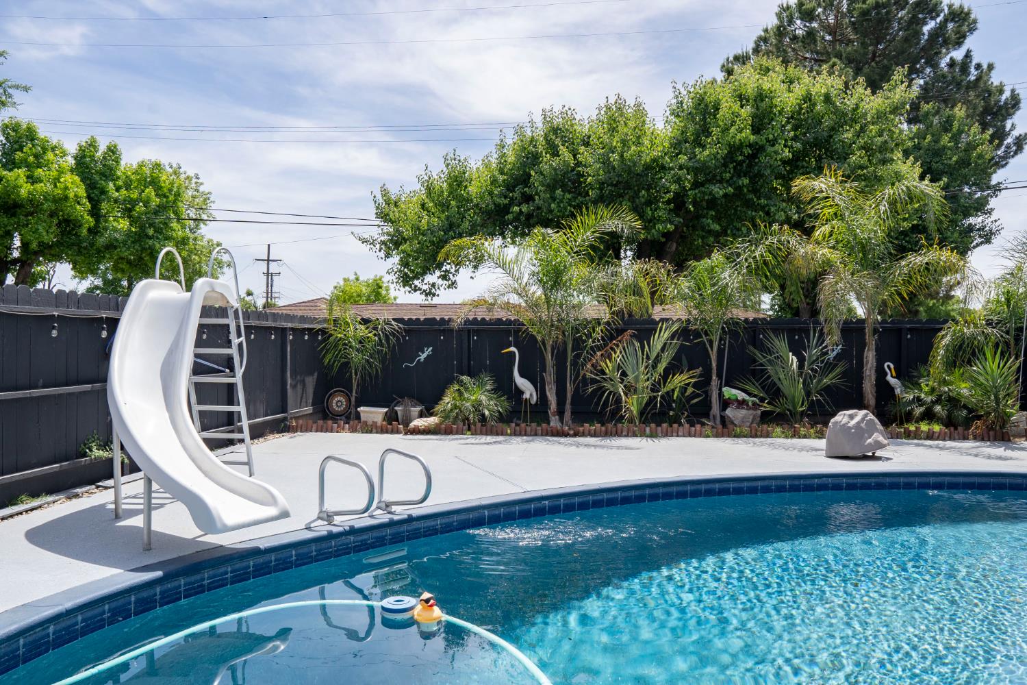 3662 N Angus St, Fresno, CA 93726