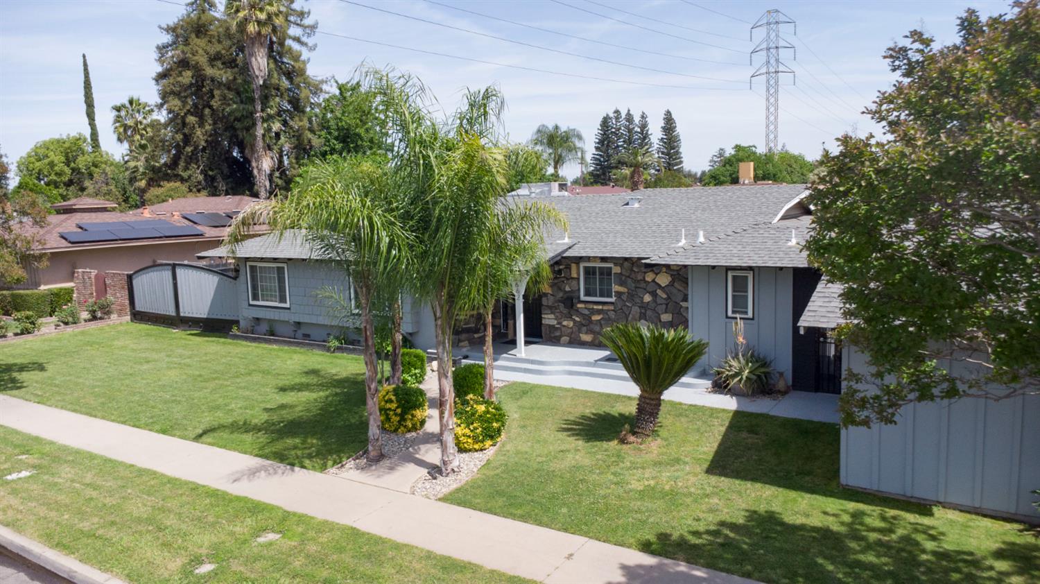 3662 N Angus St, Fresno, CA 93726