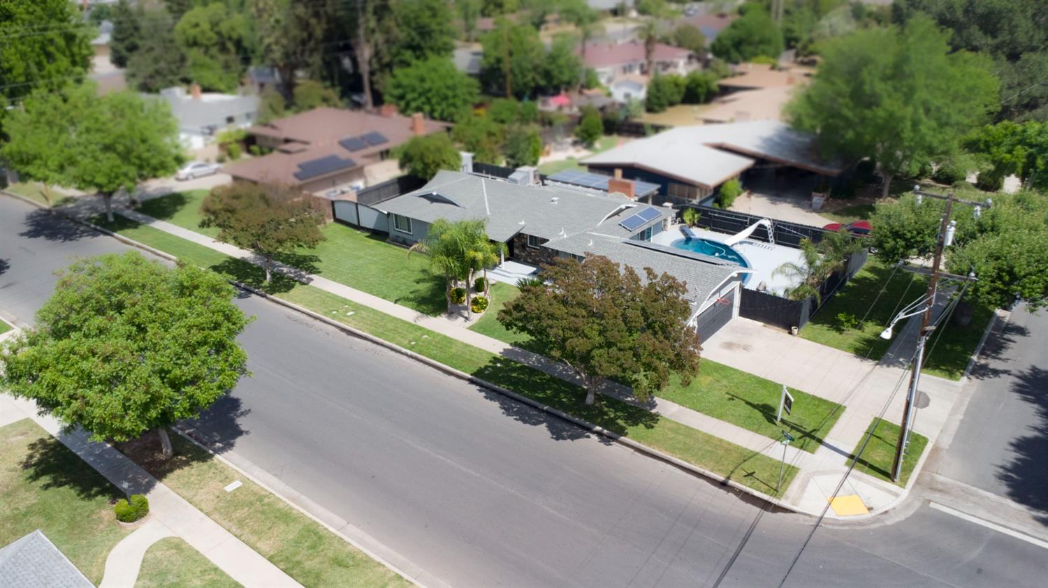 3662 N Angus St, Fresno, CA 93726