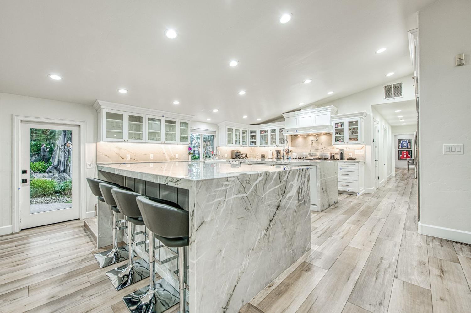 6386 N Forkner Ave, Fresno, CA 93711