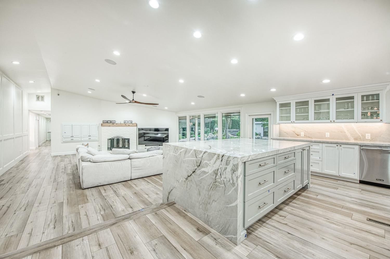 6386 N Forkner Ave, Fresno, CA 93711