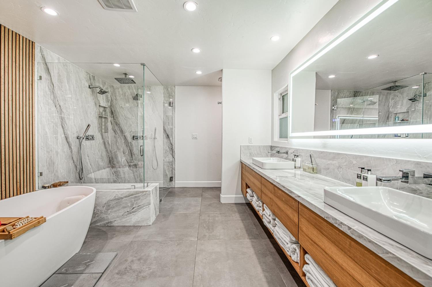 6386 N Forkner Ave, Fresno, CA 93711