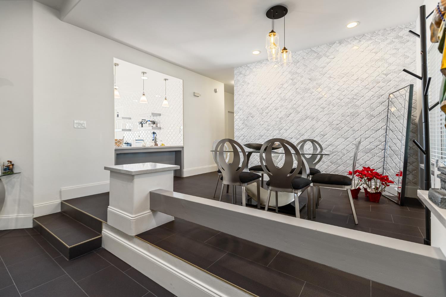 915 S Strathmore Ave #I, Lindsay, CA 93274