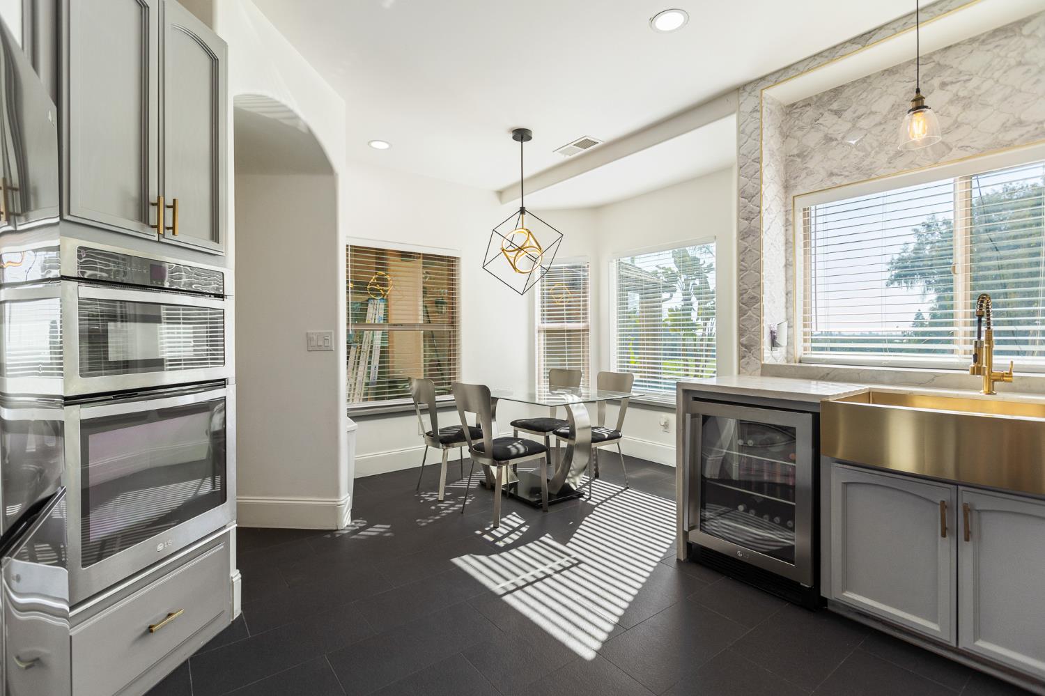 915 S Strathmore Ave #I, Lindsay, CA 93274