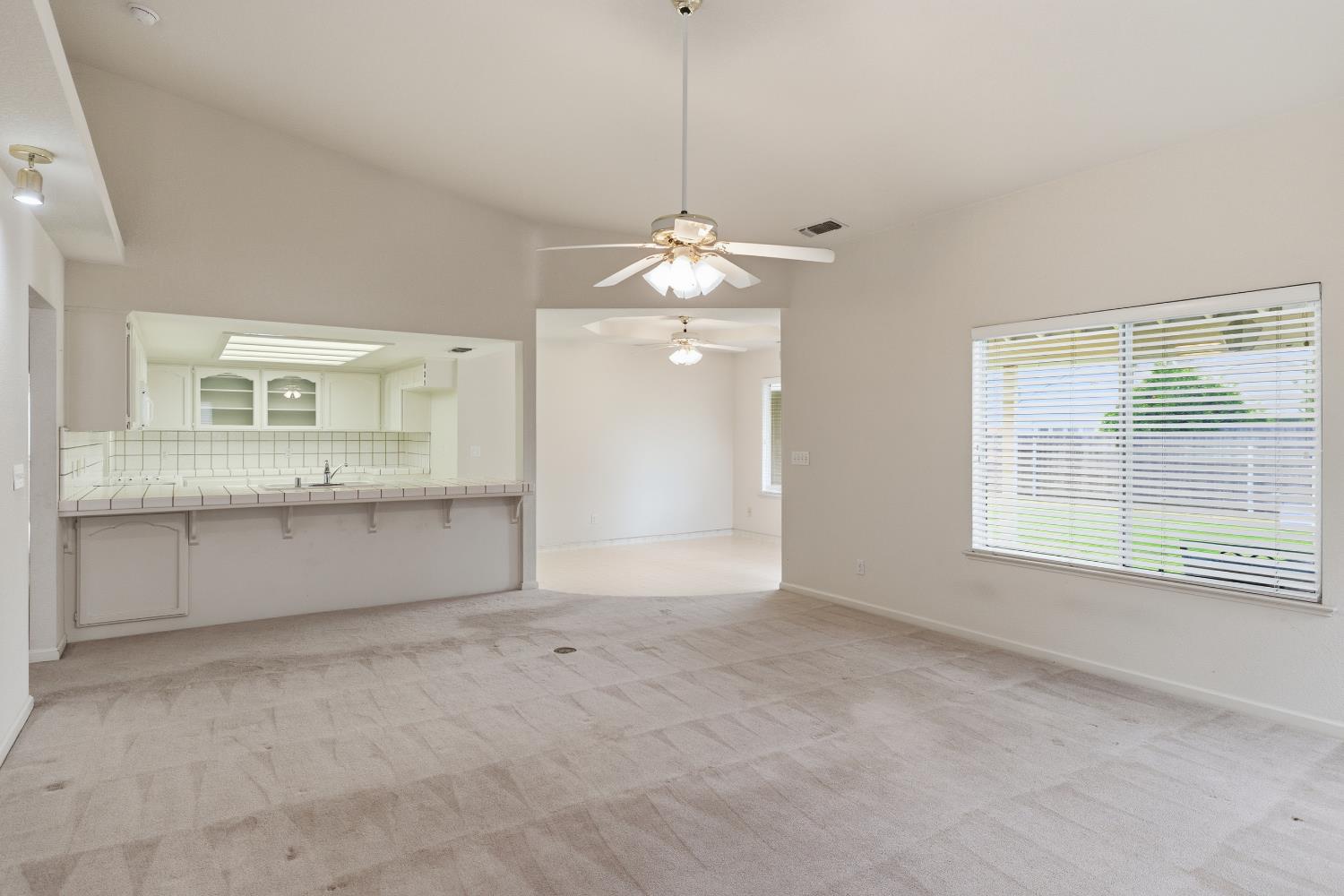 2637 Sandell Ave, Kingsburg, CA 93631