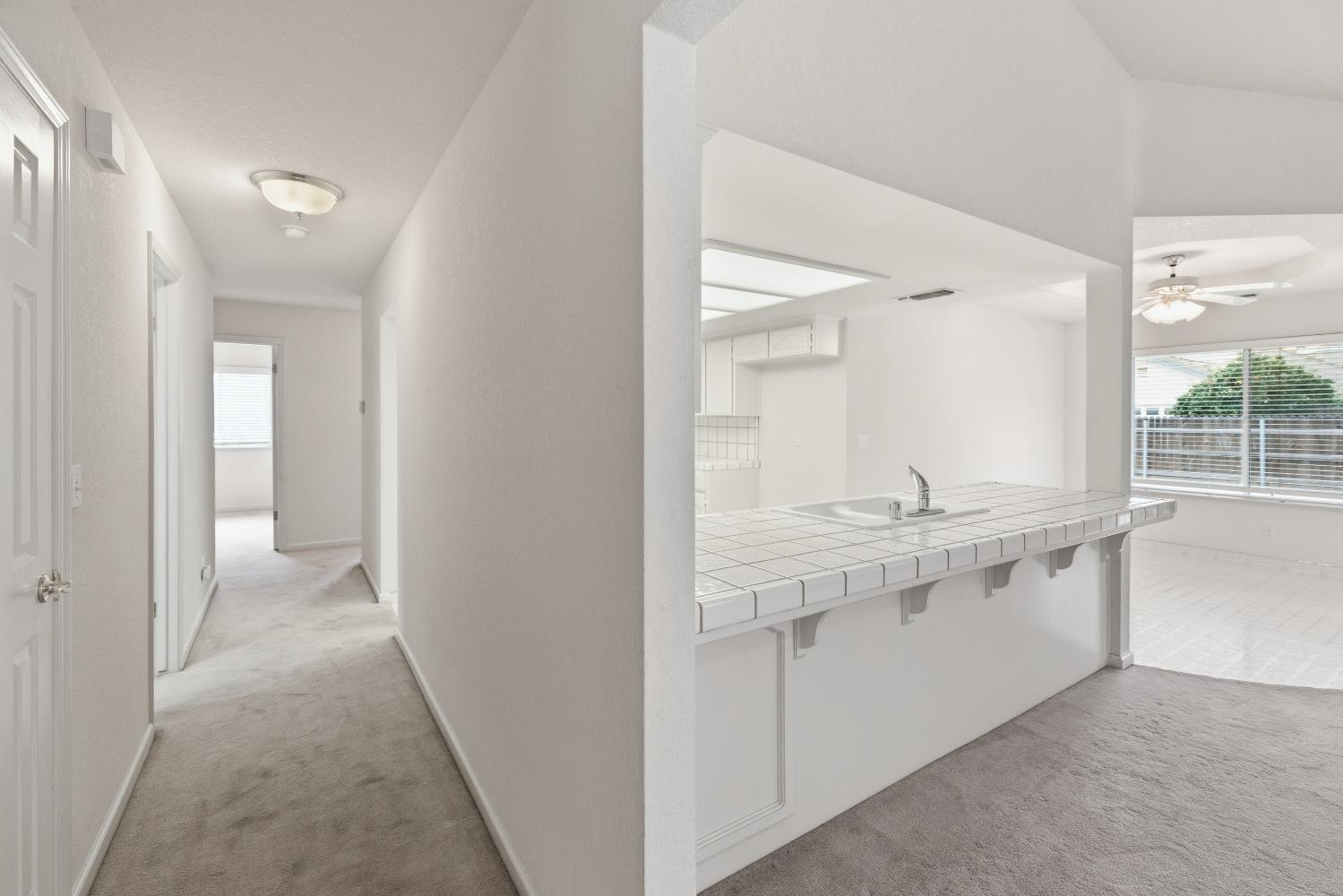 2637 Sandell Ave, Kingsburg, CA 93631