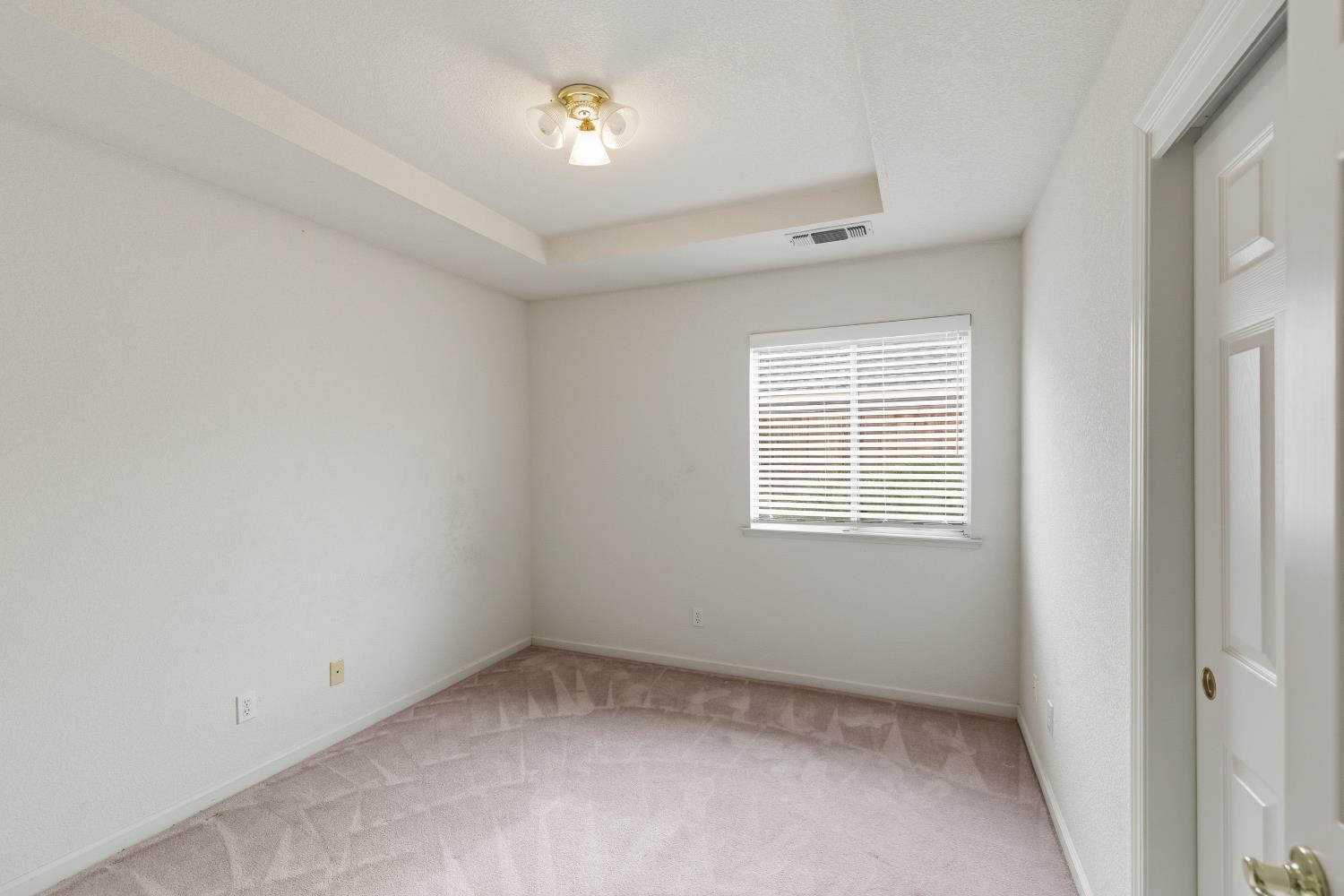 2637 Sandell Ave, Kingsburg, CA 93631