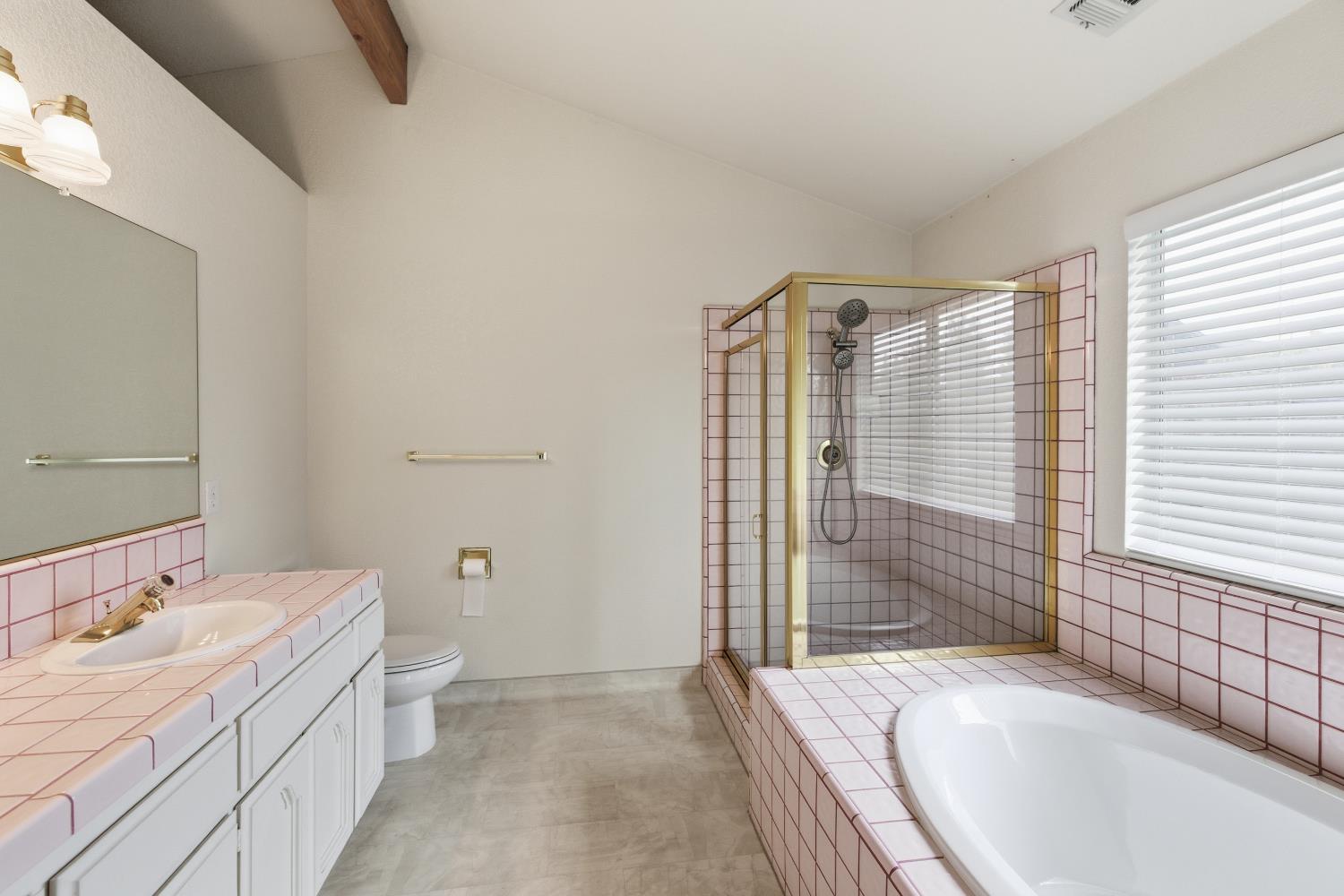 2637 Sandell Ave, Kingsburg, CA 93631