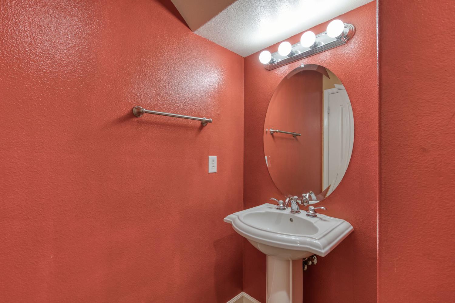 3202 Everglade Ave, Clovis, CA 93619