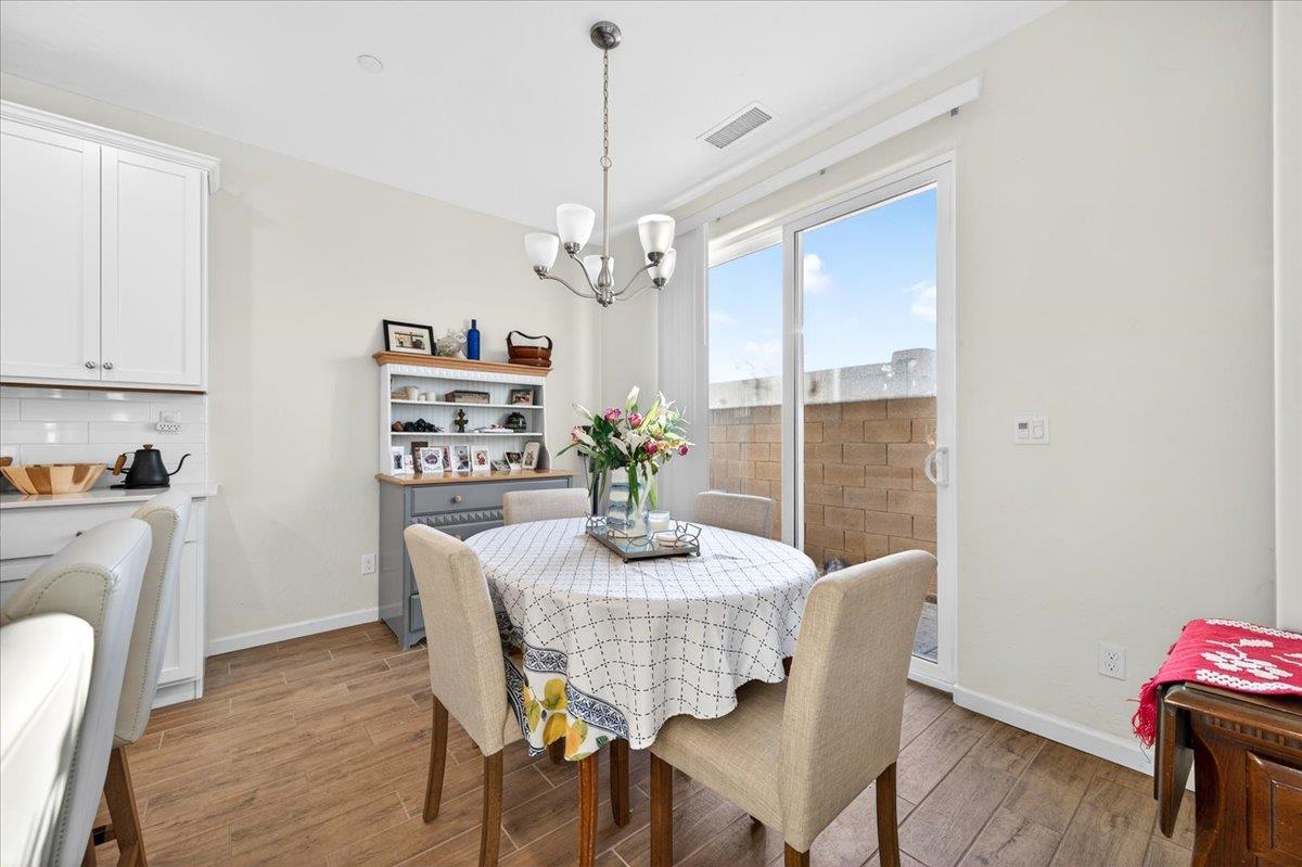 2327 N Hartford Dr, Fresno, CA 93727