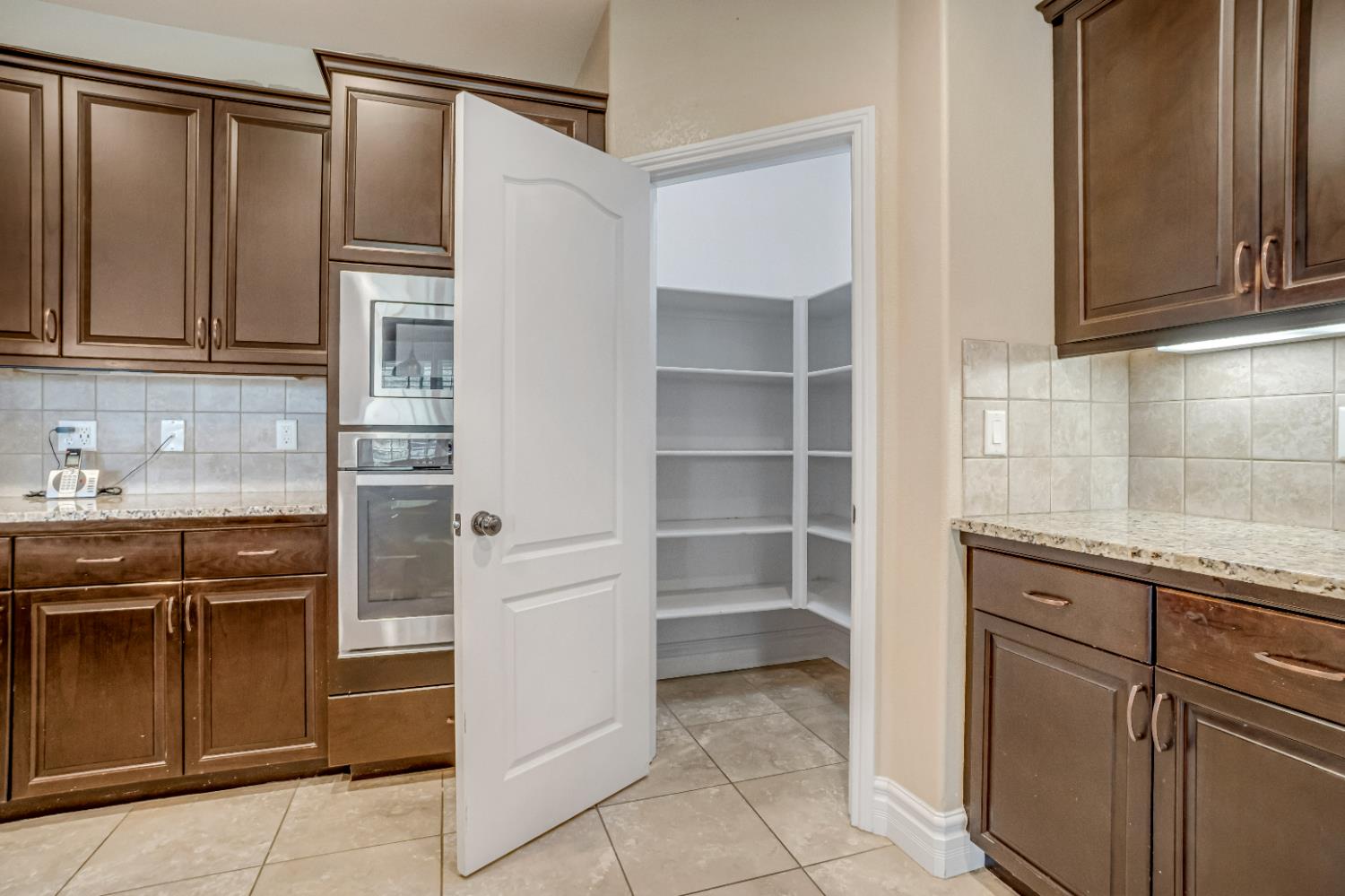 1345 N Kaweah Ave, Clovis, CA 93619