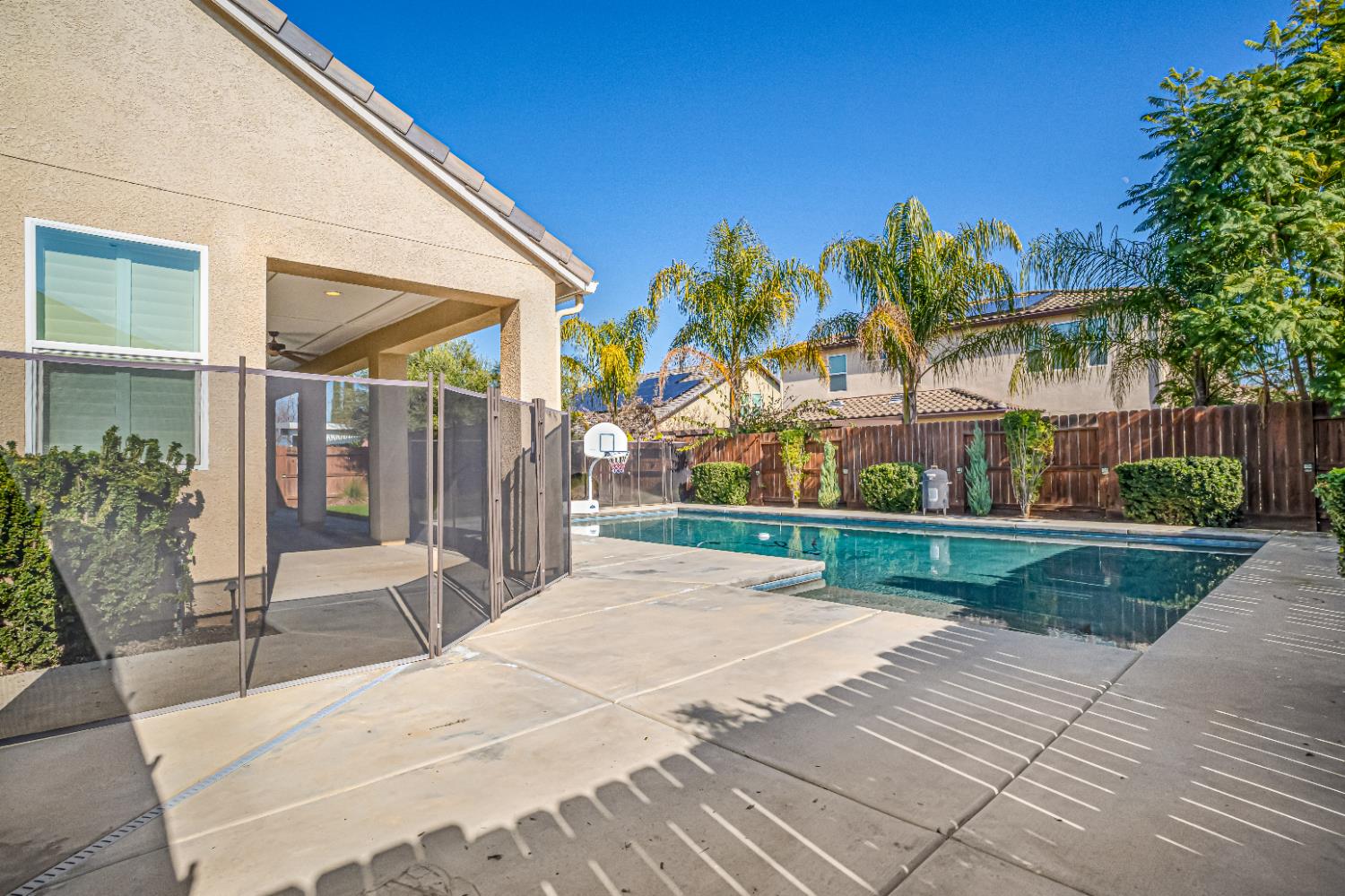 1345 N Kaweah Ave, Clovis, CA 93619