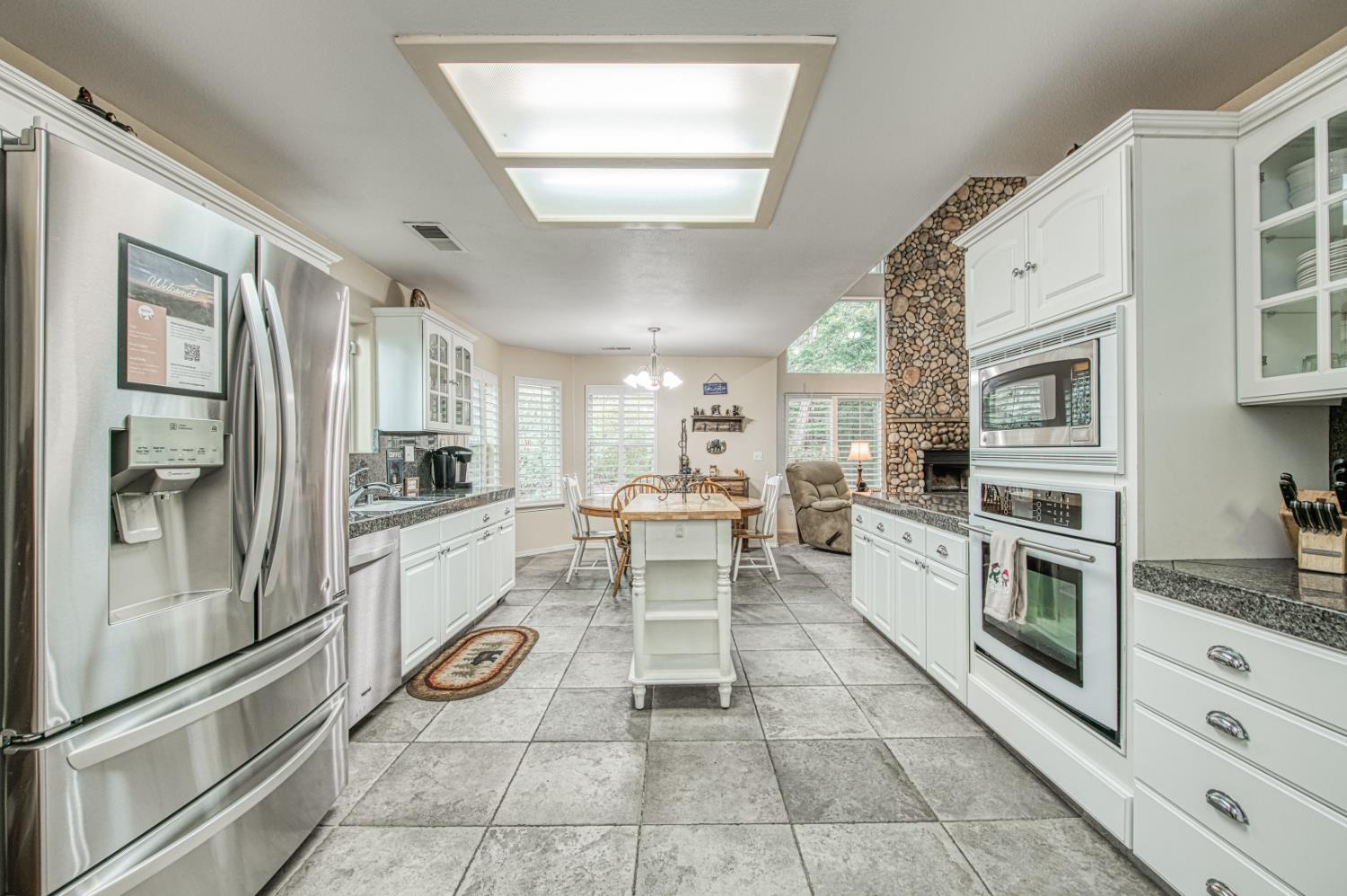 40416 Wild Rose Ln, Shaver Lake, CA 93664